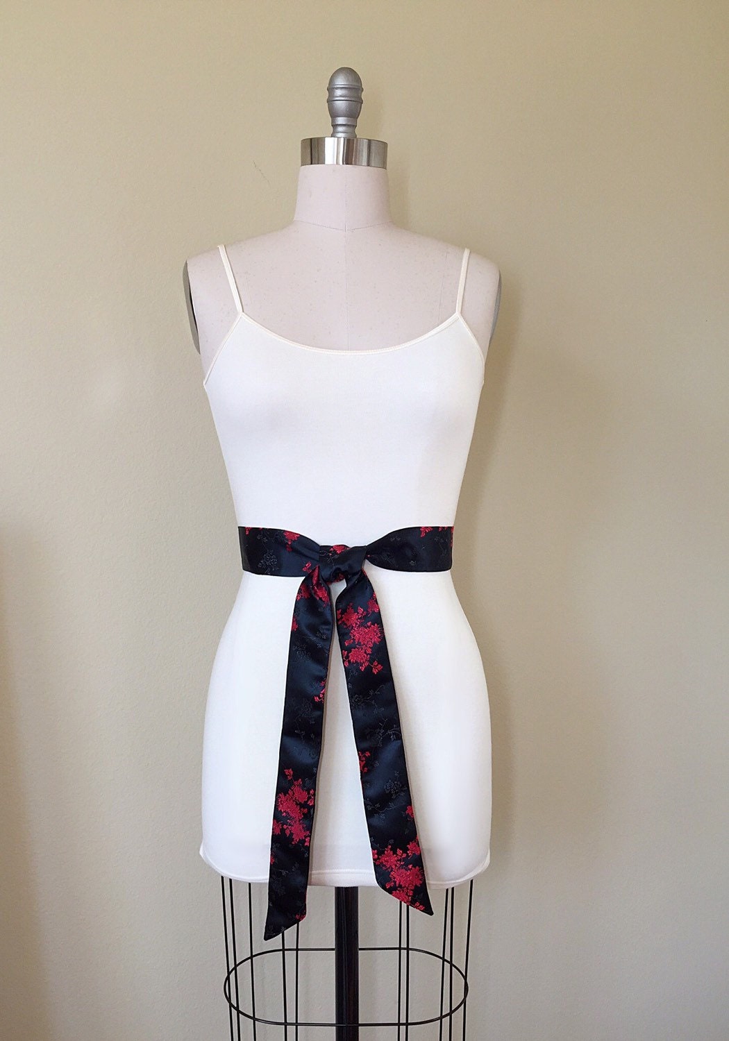 Black & Red Asian Brocade Sash, Red and Black Floral Sash in Satin Brocade, Kimono Sash Belt, Obi Belt, Black Red Floral Belt, Satin Swank