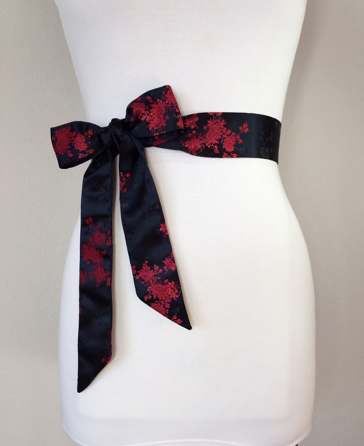 Black & Red Asian Brocade Sash, Red and Black Floral Sash in Satin Brocade, Kimono Sash Belt, Obi Belt, Black Red Floral Belt, Satin Swank