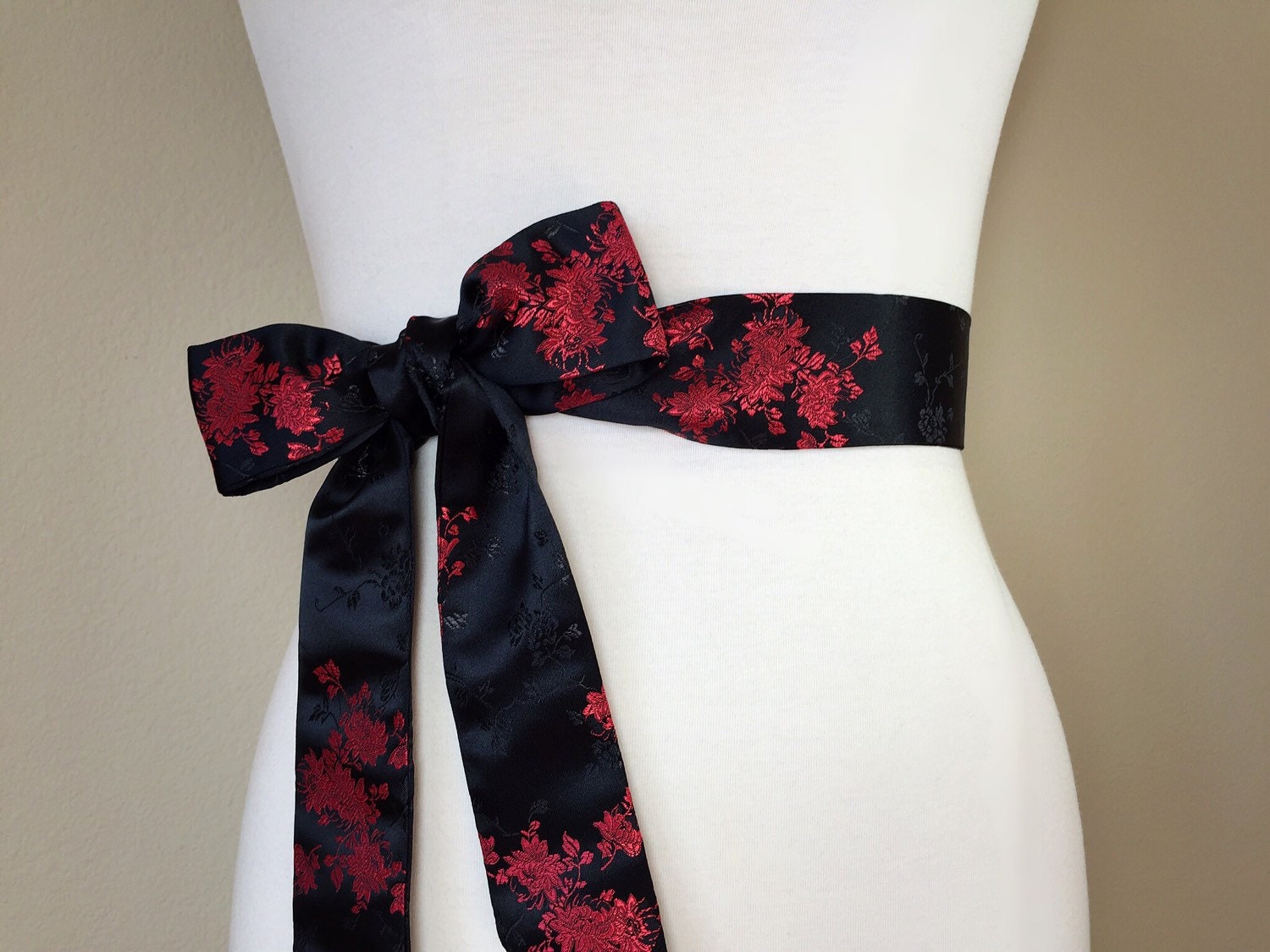 Black & Red Asian Brocade Sash, Red and Black Floral Sash in Satin Brocade, Kimono Sash Belt, Obi Belt, Black Red Floral Belt, Satin Swank