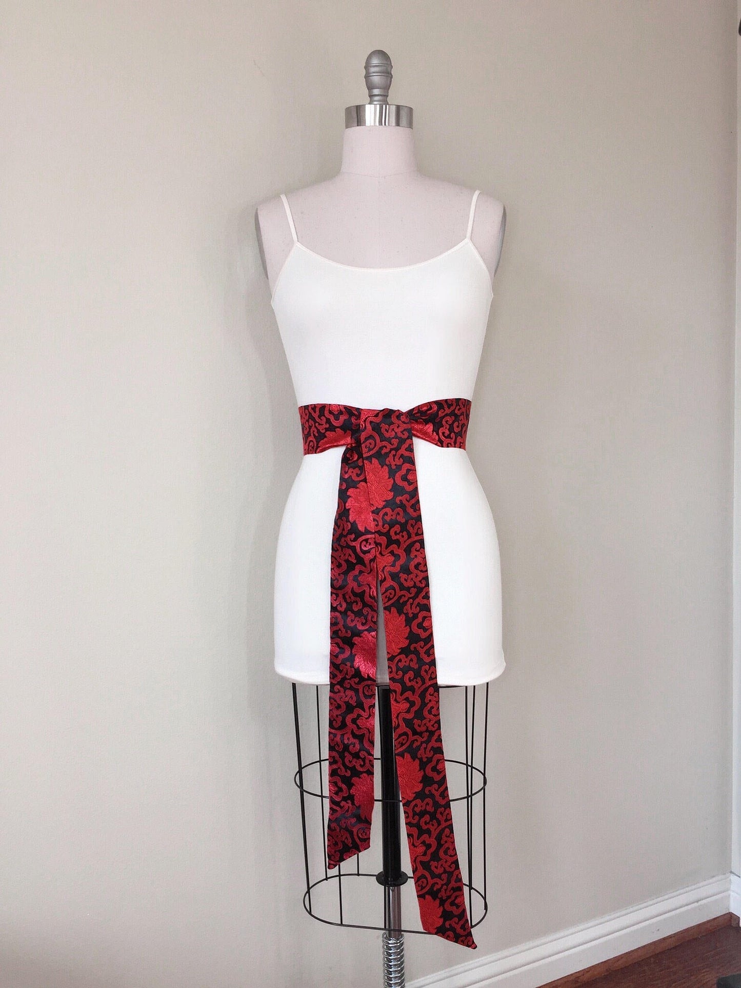 Wide Red & Black Chinese Brocade Sash, Red and Black Brocade Sash Belt, Black and Red Obi Belt, Kimono Sash Belt, Asian Brocade, Satin Swank