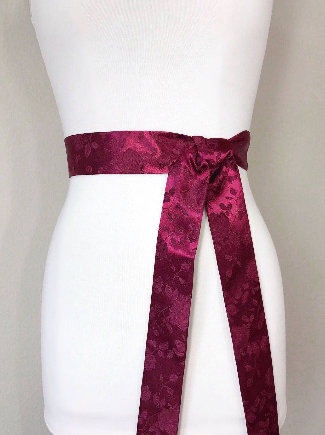 Wine Satin Sash in Rose Jacquard, Burgundy Rose Sash, Burgundy Sash, Wine Wedding Dress Sash, Bridesmaid Sash, Burgundy Wedding, Satin Swank