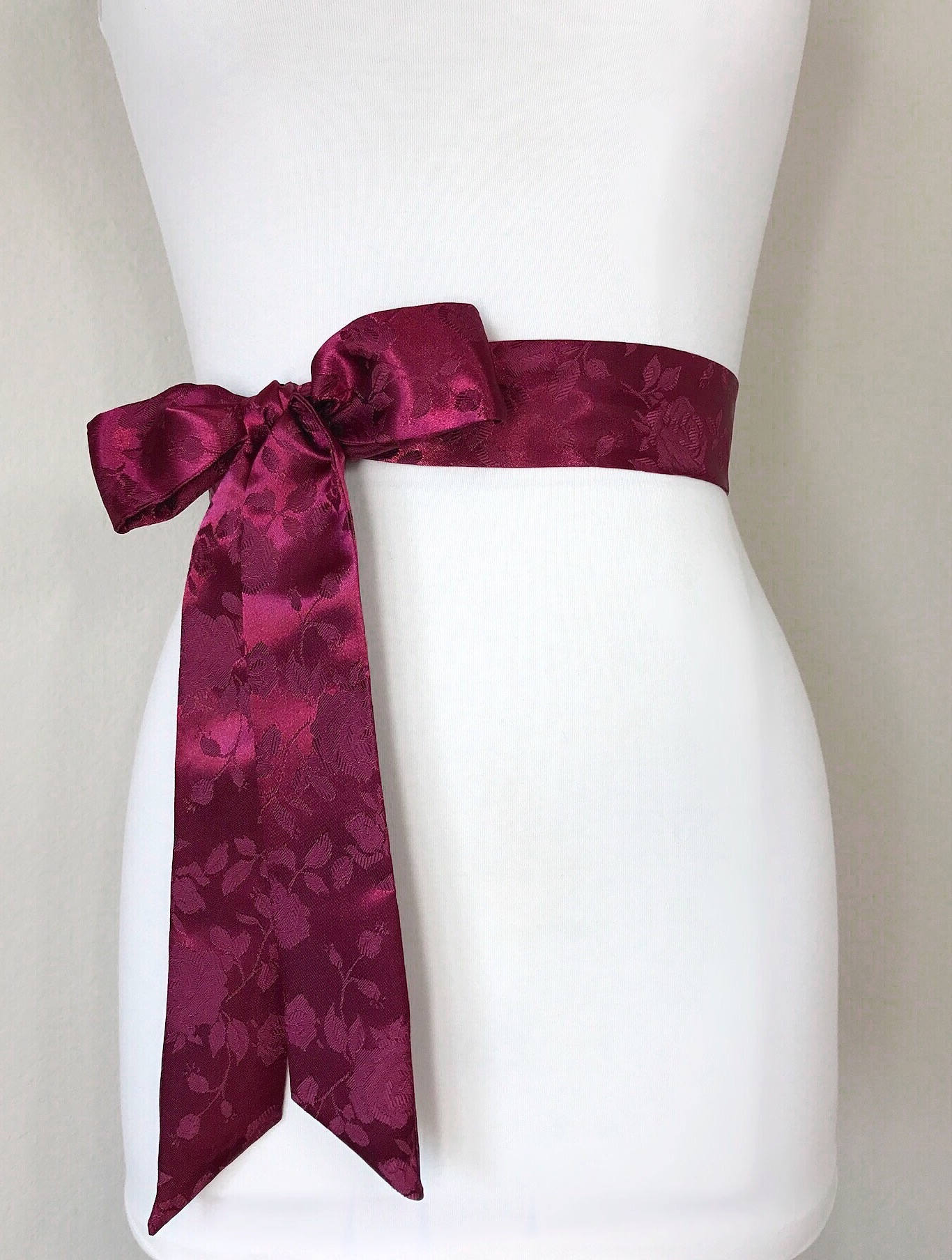Wine Satin Sash in Rose Jacquard, Burgundy Rose Sash, Burgundy Sash, Wine Wedding Dress Sash, Bridesmaid Sash, Burgundy Wedding, Satin Swank