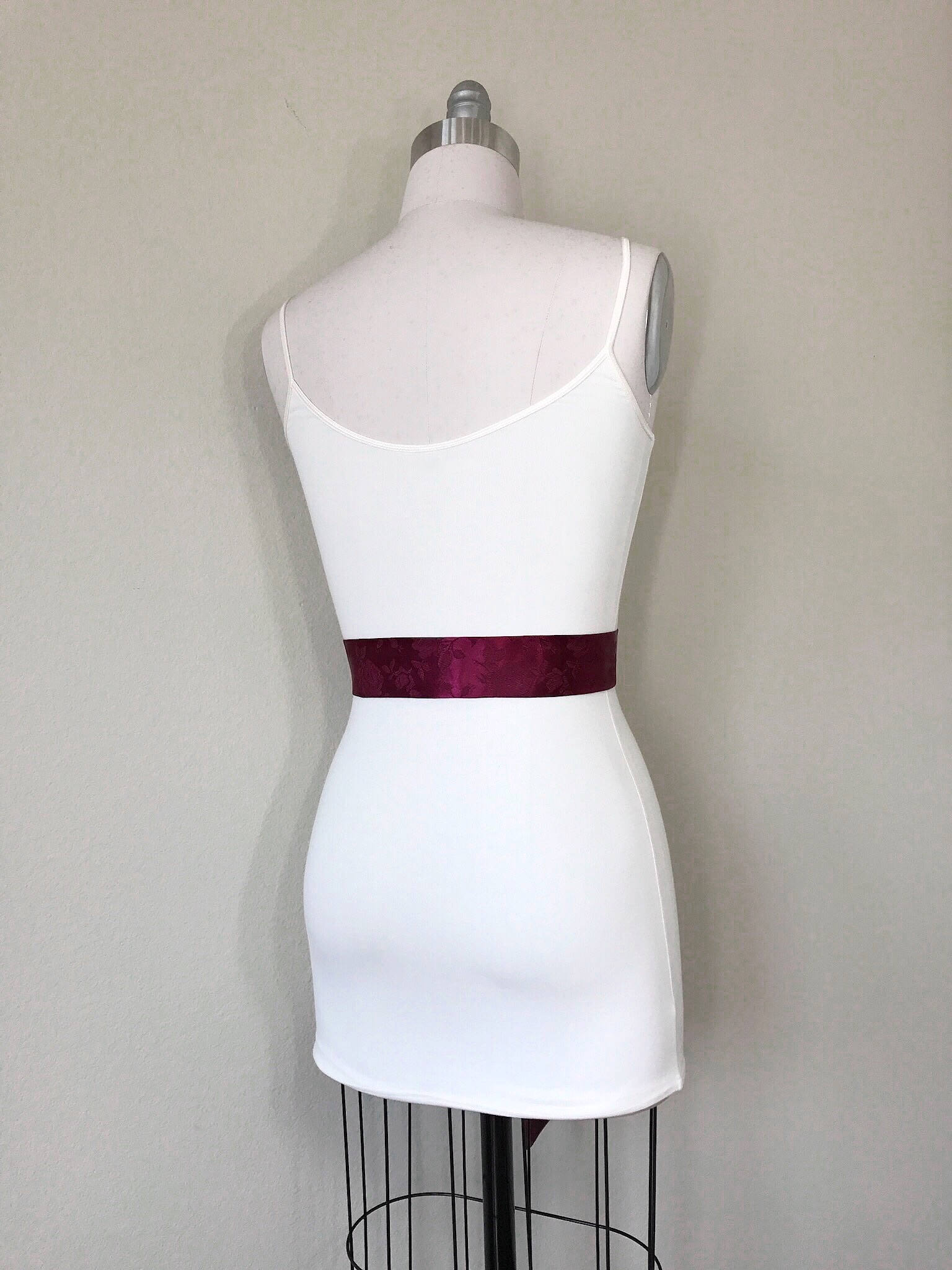 Wine Satin Sash in Rose Jacquard, Burgundy Rose Sash, Burgundy Sash, Wine Wedding Dress Sash, Bridesmaid Sash, Burgundy Wedding, Satin Swank
