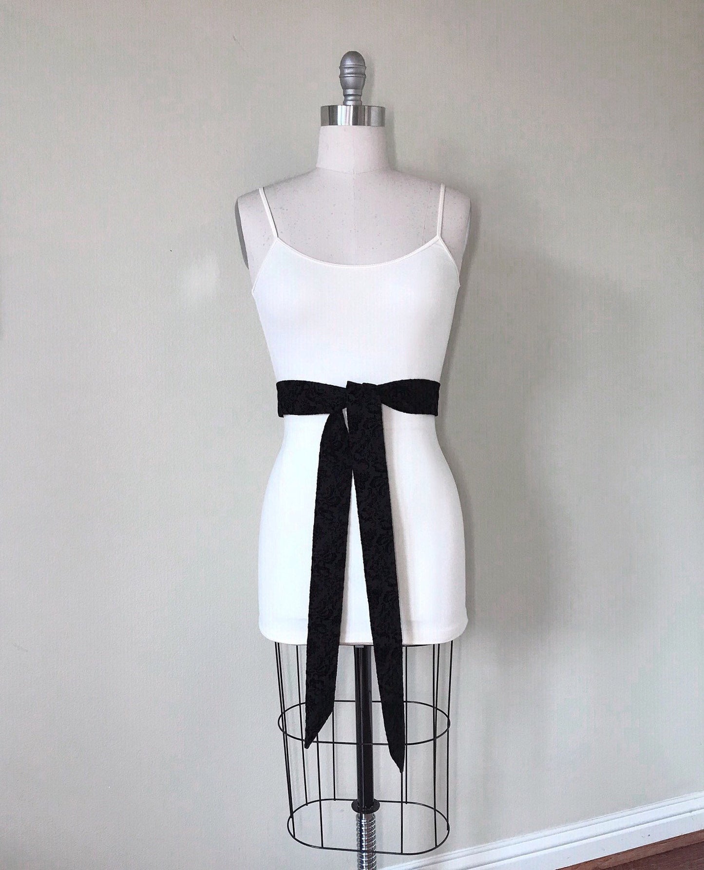 Narrow Flocked Velvet Sash, Black Sash Belt in Flocked Velvet Damask, Velvet Flocked Sash, Velvet Accessories, Flocked Denim, Satin Swank