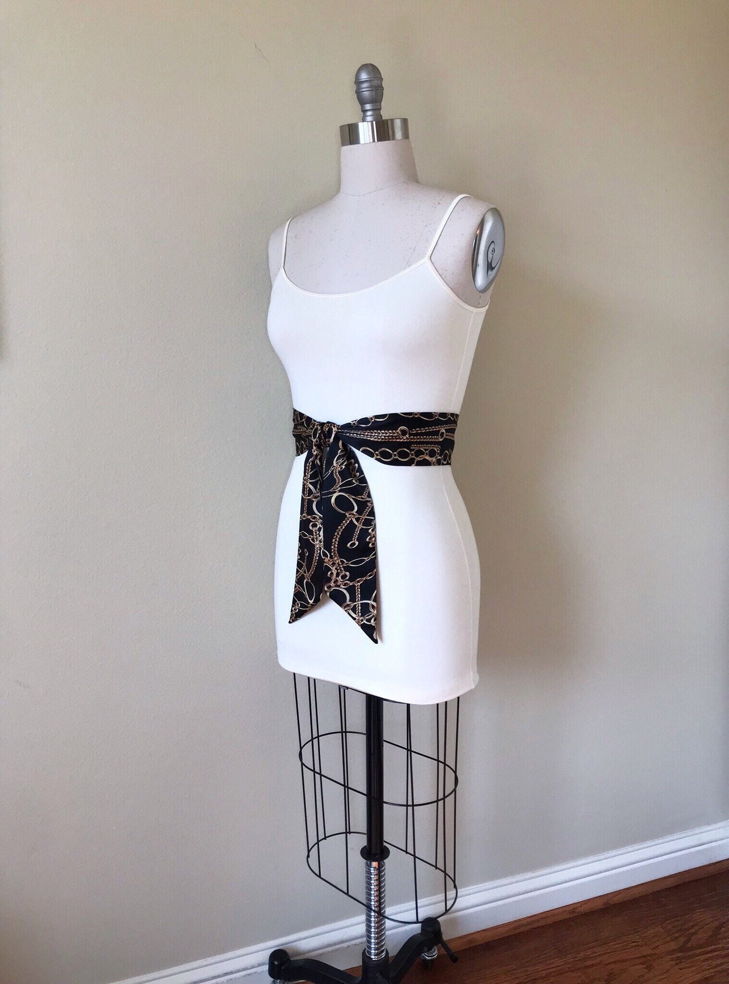 Wide Black & Gold Chain Sash Belt, Black and Gold Sash, Gold Chain Link Belt, Chain Link Sash, Black and Gold Dress Sash, Satin Swank