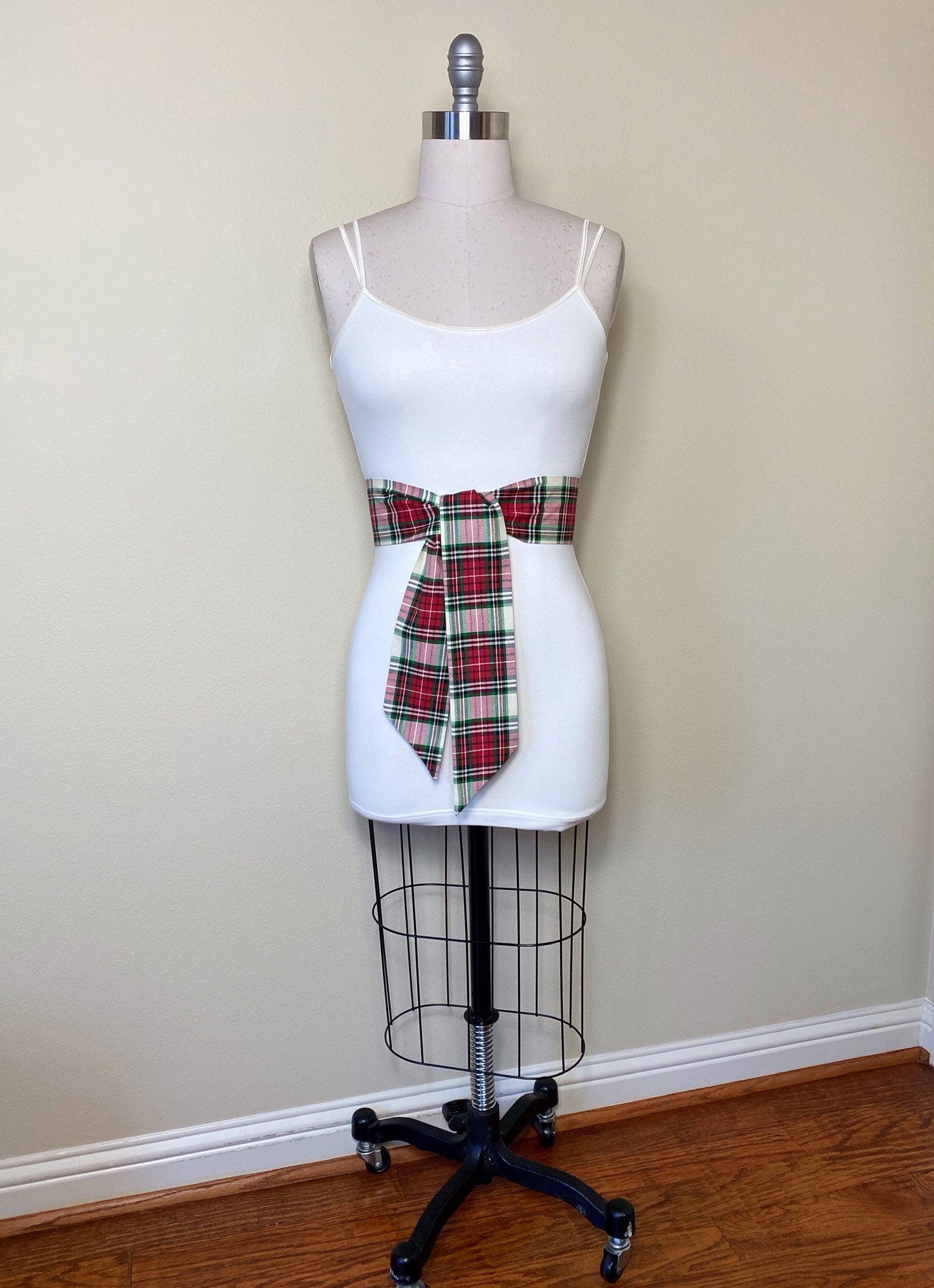 Large Print Stewart Dress Tartan Sash Belt, Wide Stewart Tartan Plaid Sash, Ivory & Red Plaid Sash, Scottish Tartan Accessories, Satin Swank