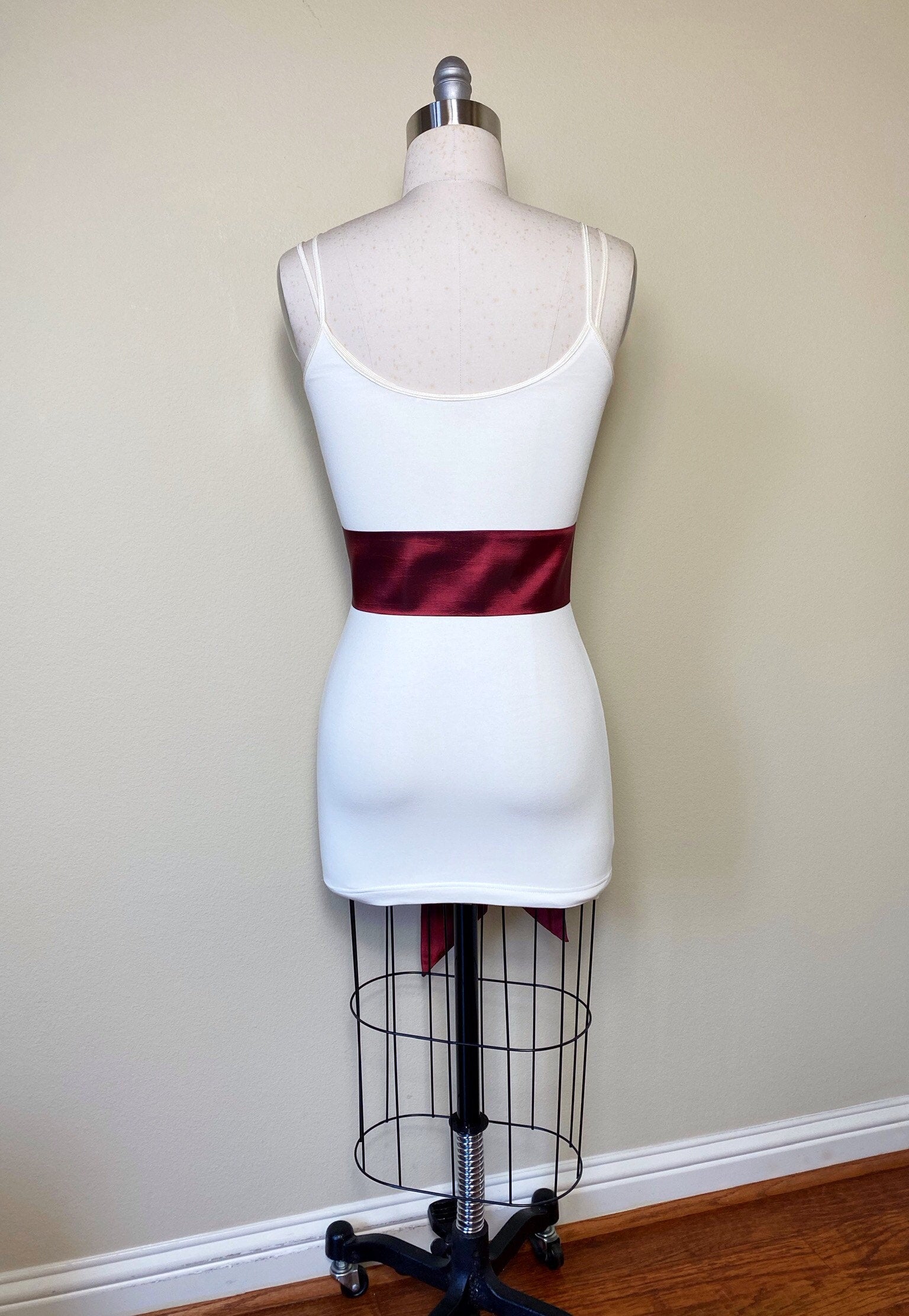 Crisp Taffeta Sash in Burgundy, Burgundy Taffeta Bow Belt, Formal Dress Sash, Wine Taffeta Sash, Burgundy Holiday Sash, Satin Swank