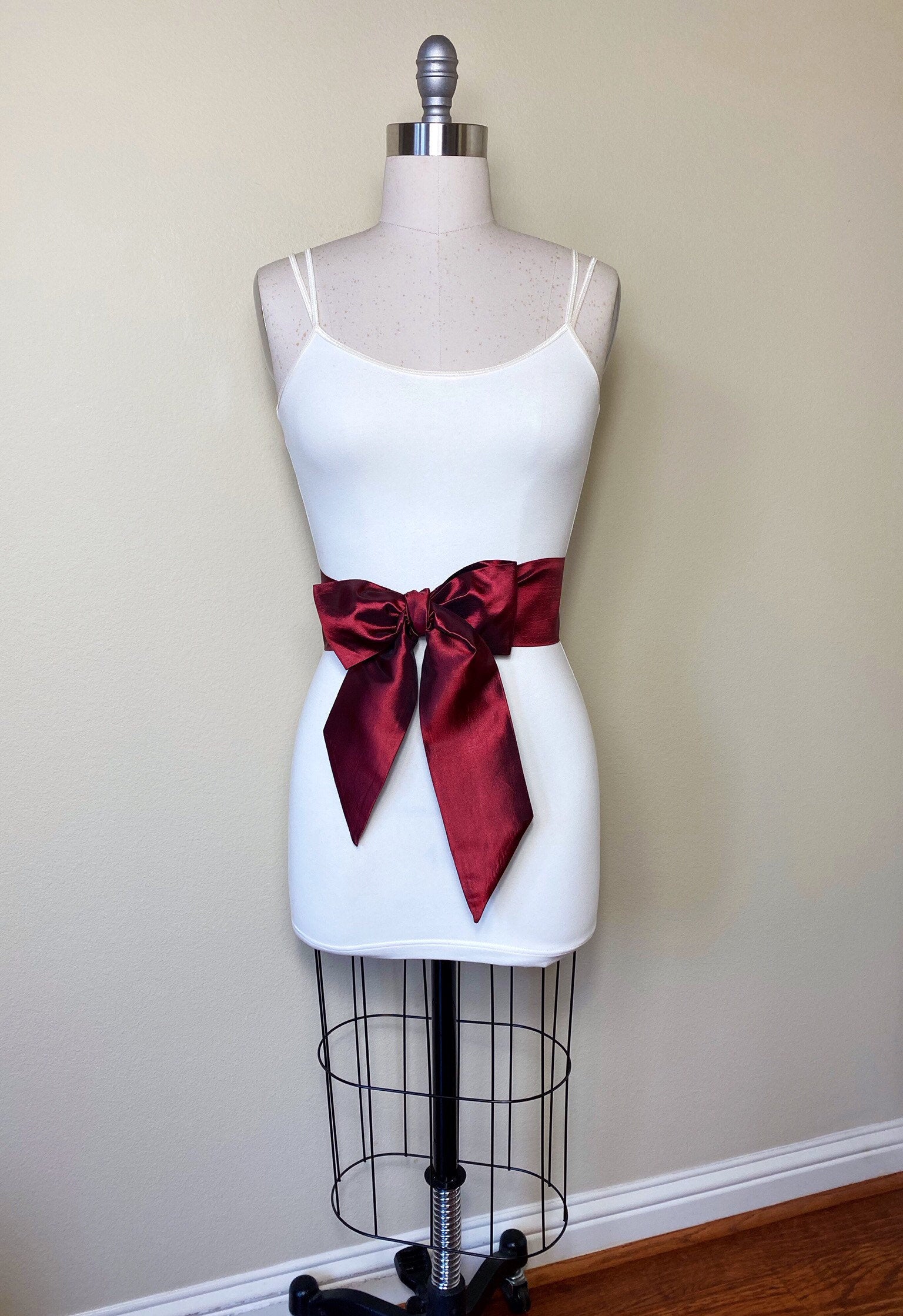 Crisp Taffeta Sash in Burgundy, Burgundy Taffeta Bow Belt, Formal Dress Sash, Wine Taffeta Sash, Burgundy Holiday Sash, Satin Swank