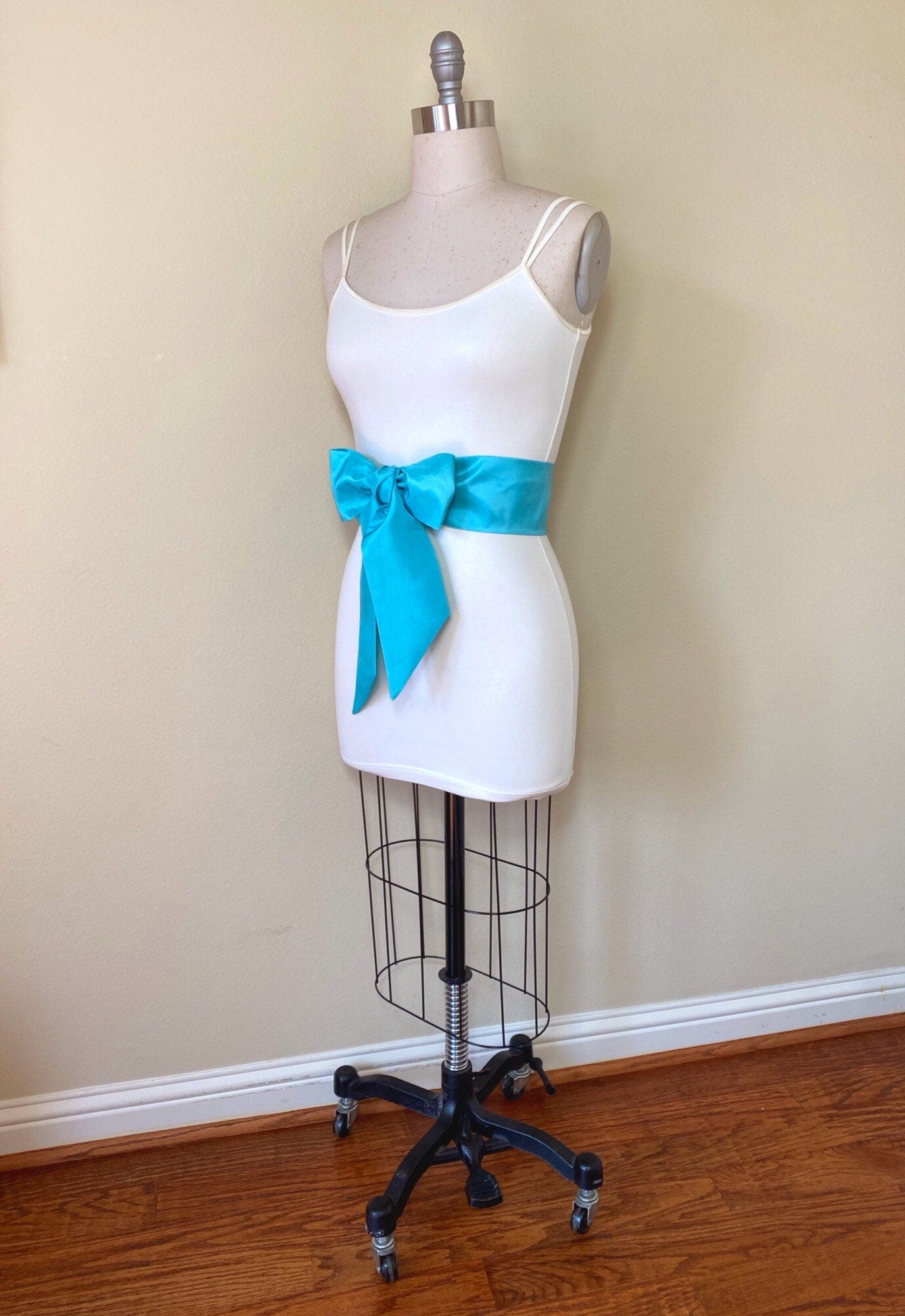 Crisp Taffeta Sash in Tiffany Blue, Taffeta Bow Belt, Formal Dress Sash, Tiffany Blue Sash, Aqua Blue Taffeta Sash, Satin Swank