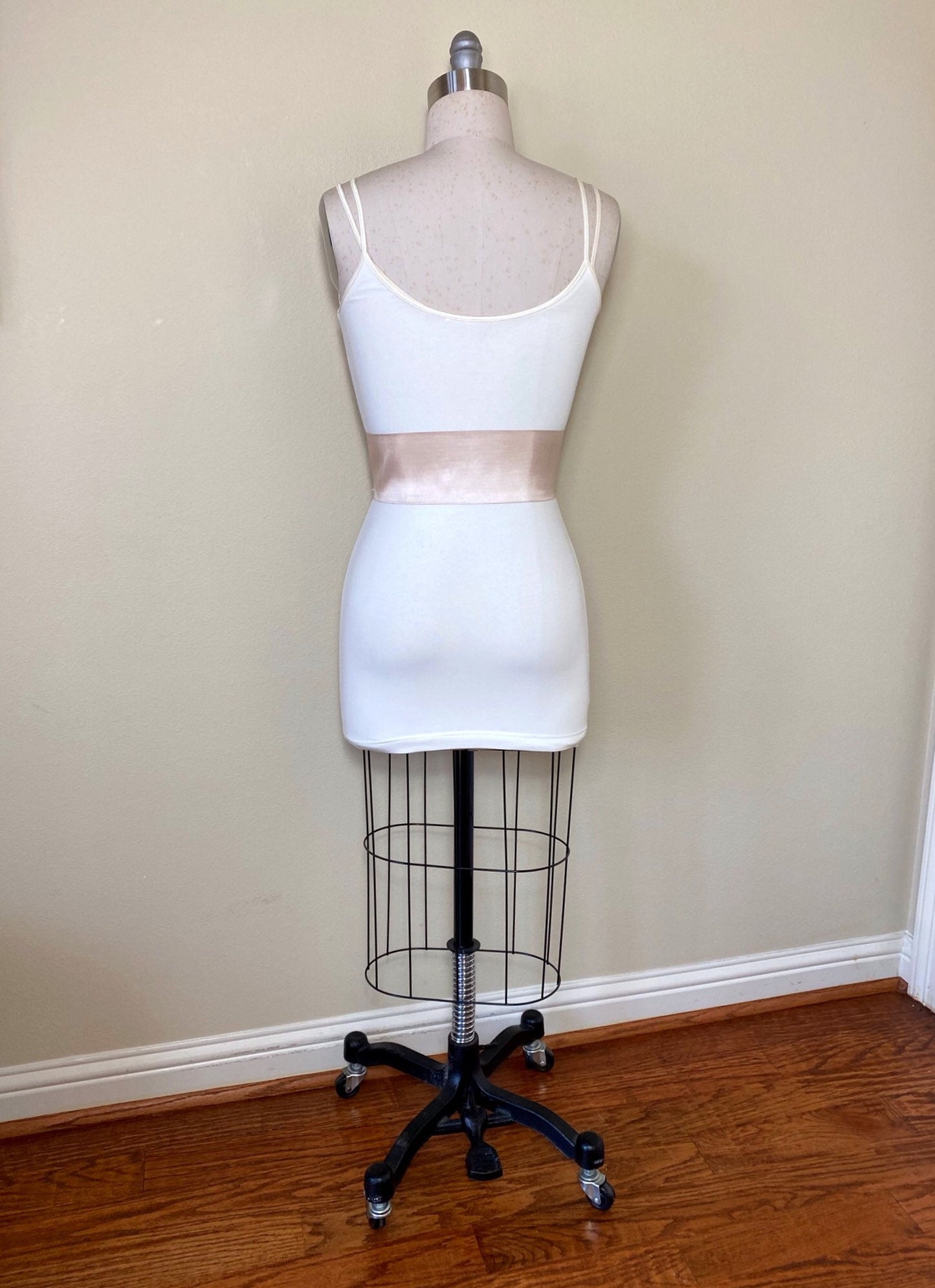 Crisp Taffeta Sash in Champagne, Taffeta Bow Belt, Formal Dress Sash, Champagne Taffeta Sash, Champagne Sash Belt, Satin Swank