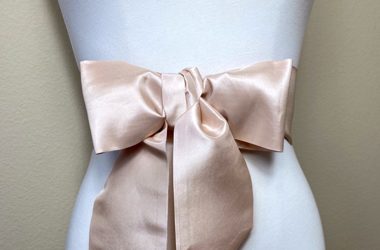 Crisp Taffeta Sash in Champagne, Taffeta Bow Belt, Formal Dress Sash, Champagne Taffeta Sash, Champagne Sash Belt, Satin Swank