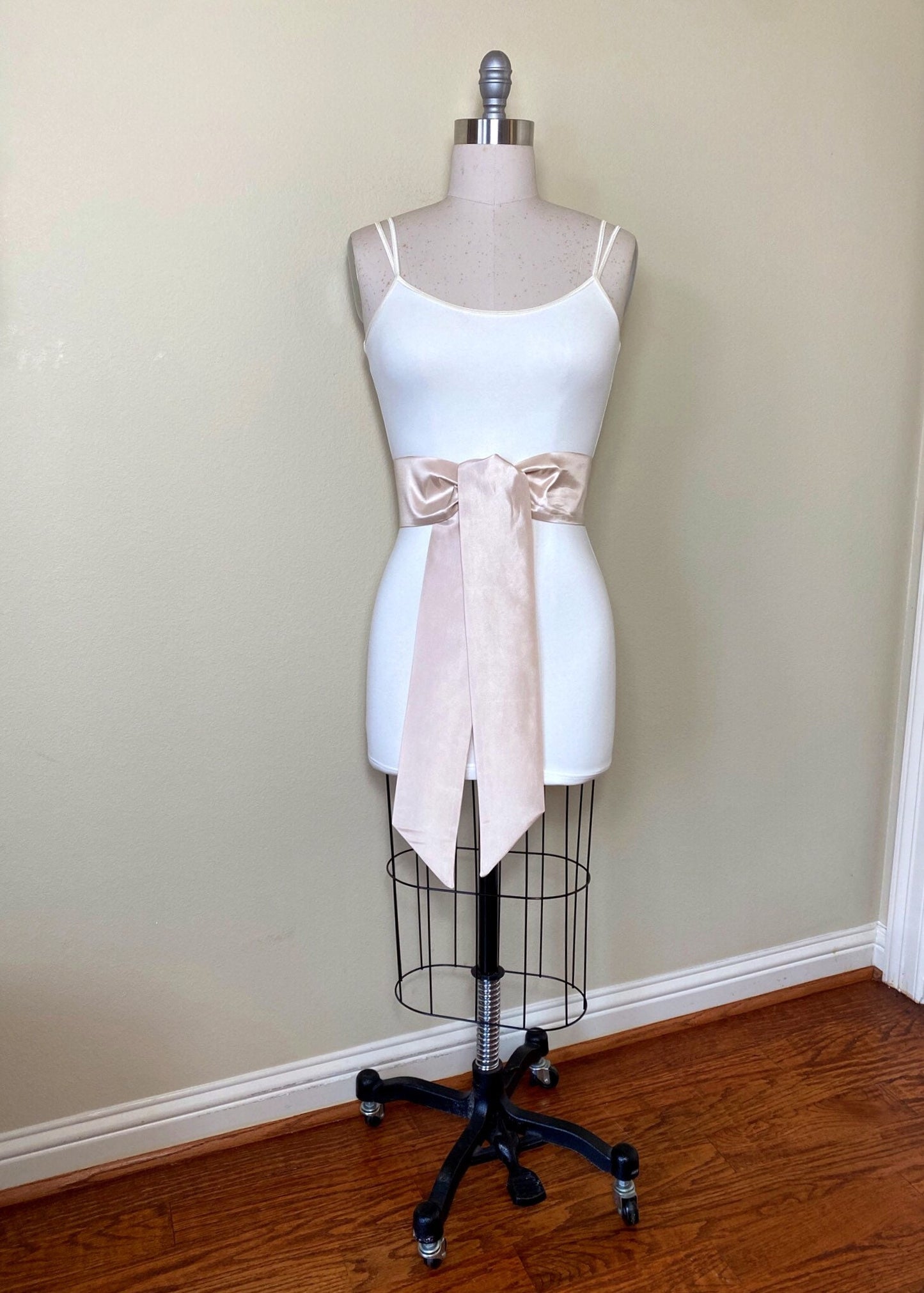 Crisp Taffeta Sash in Champagne, Taffeta Bow Belt, Formal Dress Sash, Champagne Taffeta Sash, Champagne Sash Belt, Satin Swank