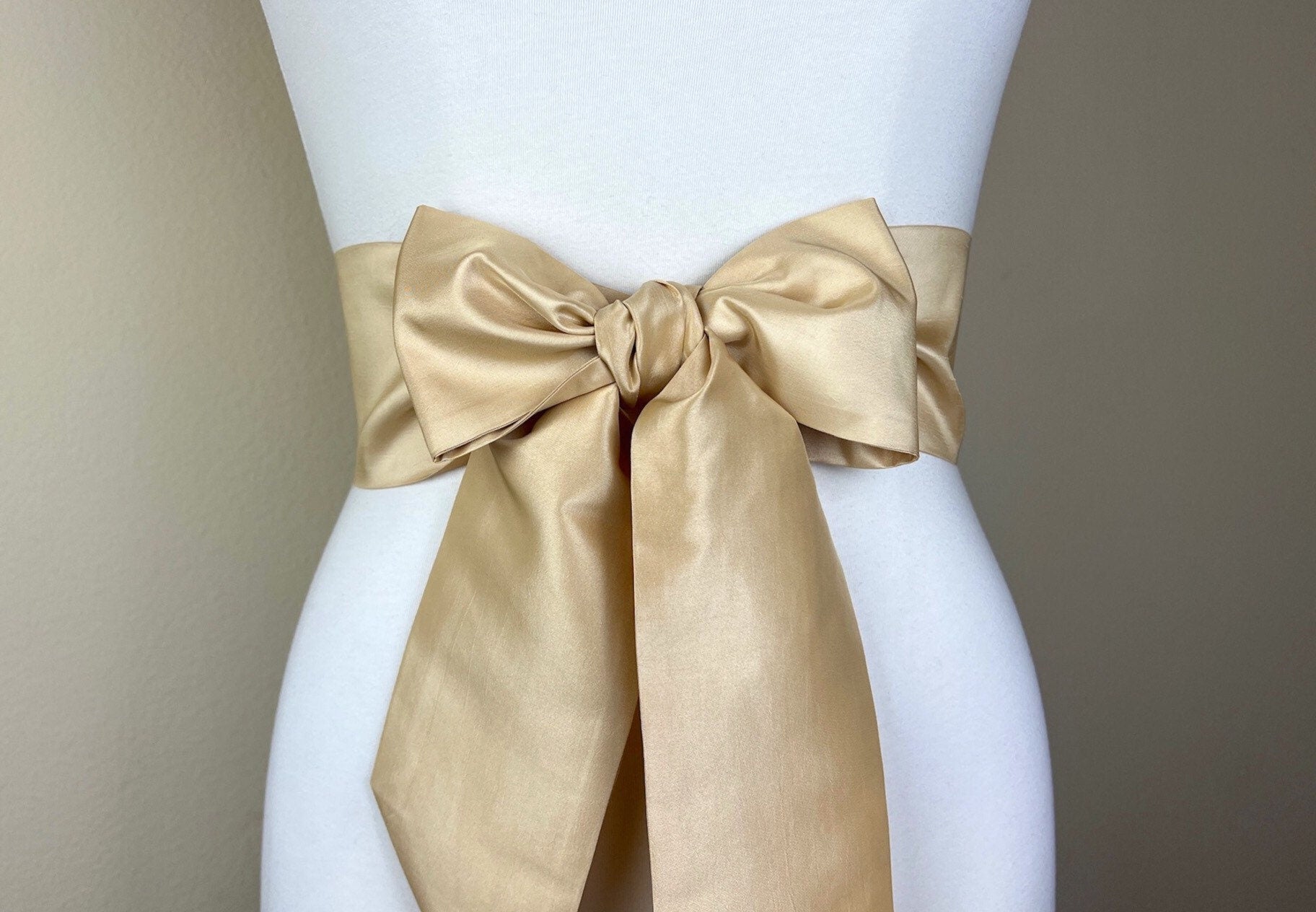 Crisp Taffeta Sash in Pale Gold, Gold Dress Sash, Gold Taffeta Sash Belt, Gold Sash Belt, Wide Gold Belt, Gold Wedding Sash, Satin Swank