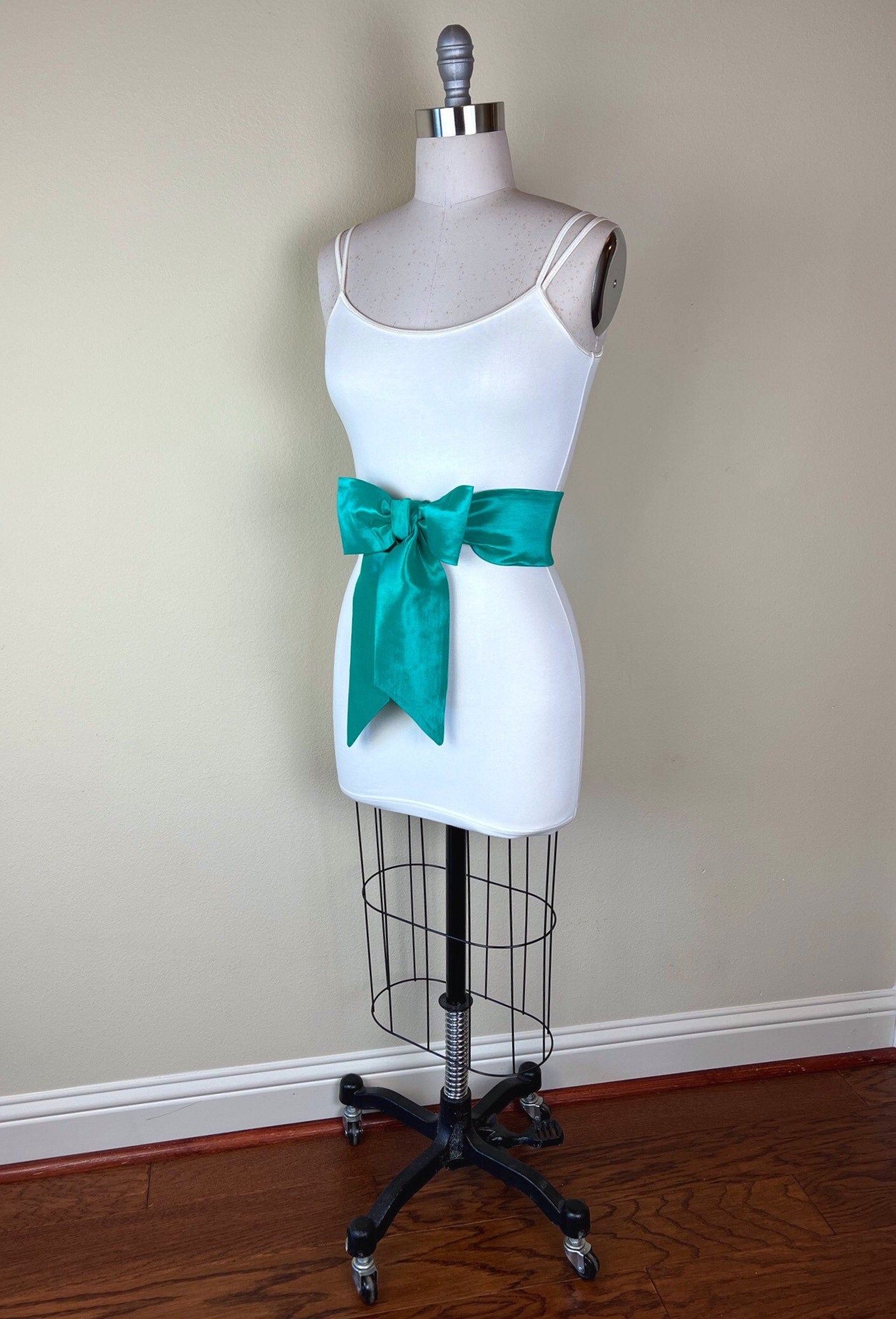 Crisp Taffeta Sash in Jade Green, Jade Green Taffeta Sash Belt, Green Dress Sash, Jade Sash Belt, Jade Wedding Sash, Satin Swank