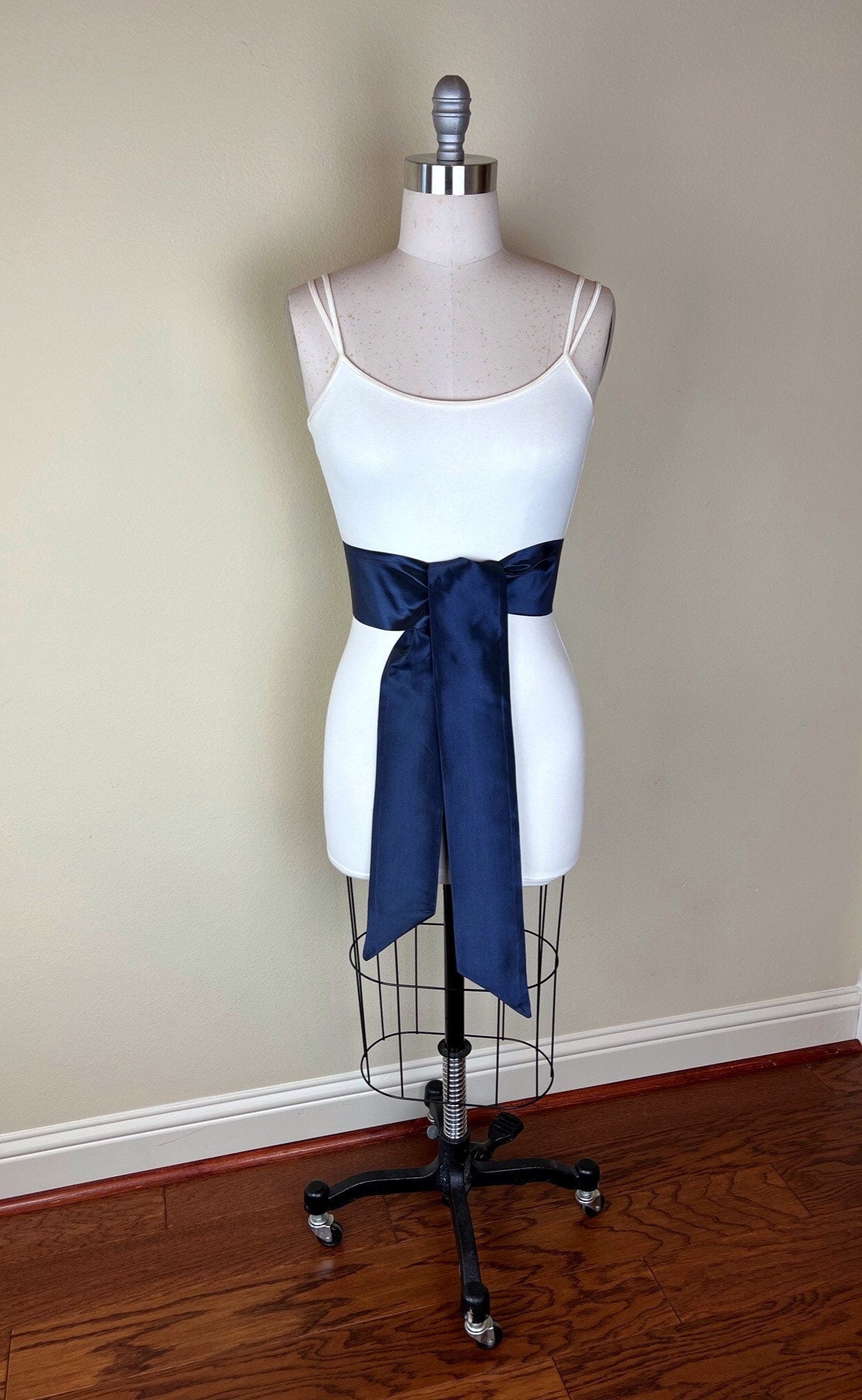 Crisp Taffeta Sash in Darkest Navy, Ink Navy Taffeta Bow Belt, Formal Navy Dress Sash, Taffeta Ball Gown Sash, Dark Navy Sash, Satin Swank