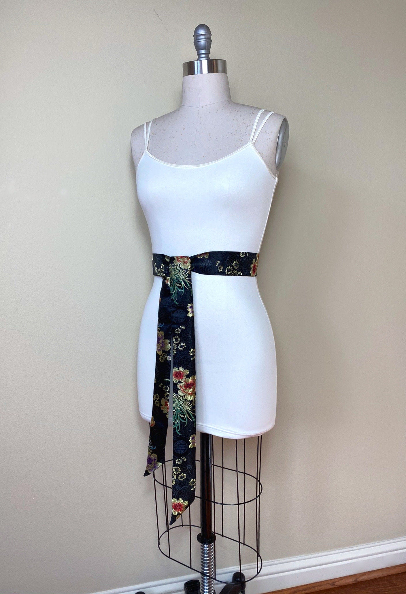 Narrow Black Chinese Brocade Sash, Black & Gold Brocade Sash Belt, Black Obi Belt, Kimono Sash Belt, Floral Asian Brocade Sash, Satin Swank