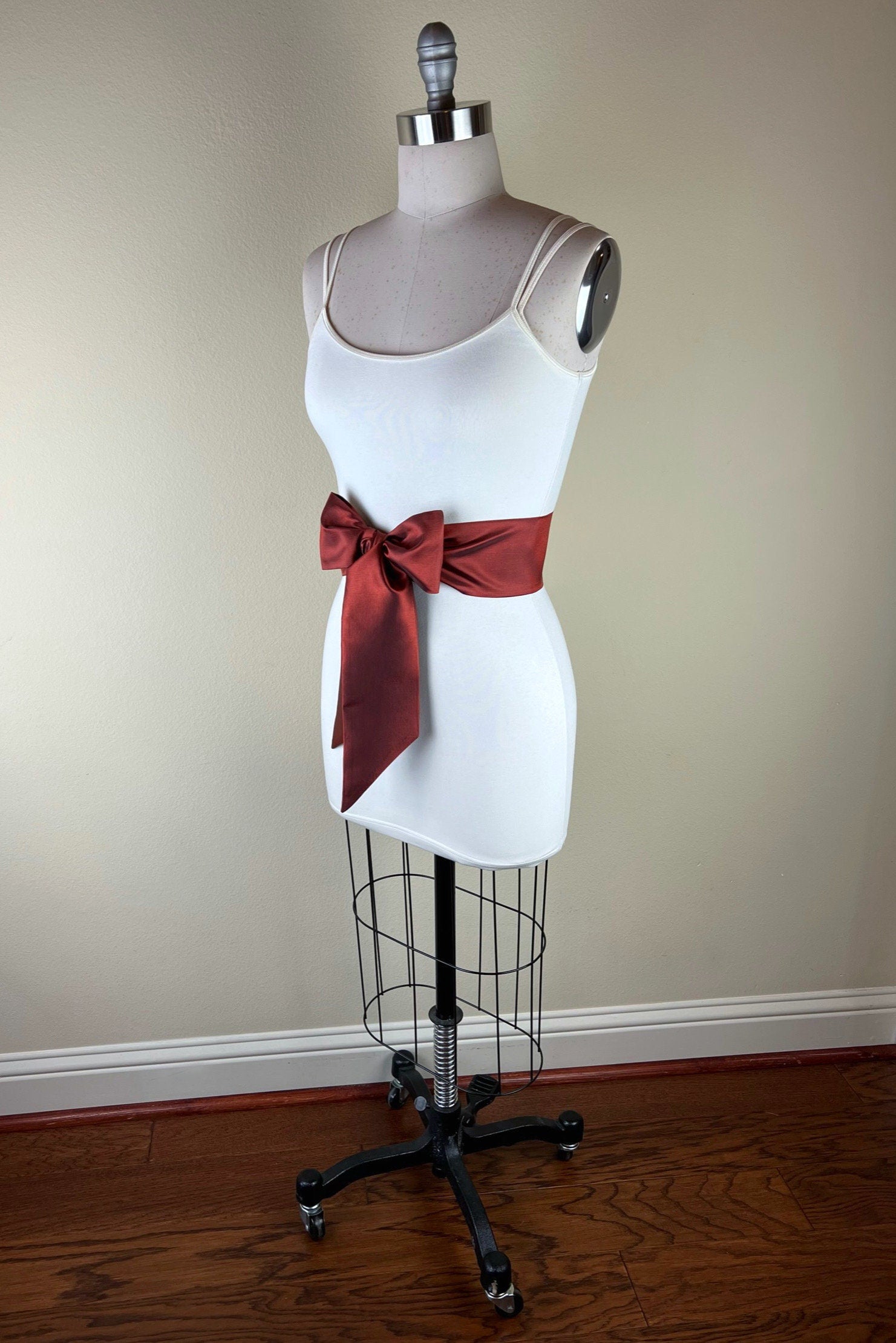 Crisp Taffeta Sash in Cinnabar, Brick Red Sash Belt, Dark Rust Taffeta Sash, Cinnamon Sash Belt, Cinnabar Taffeta Bow Belt, Satin Swank