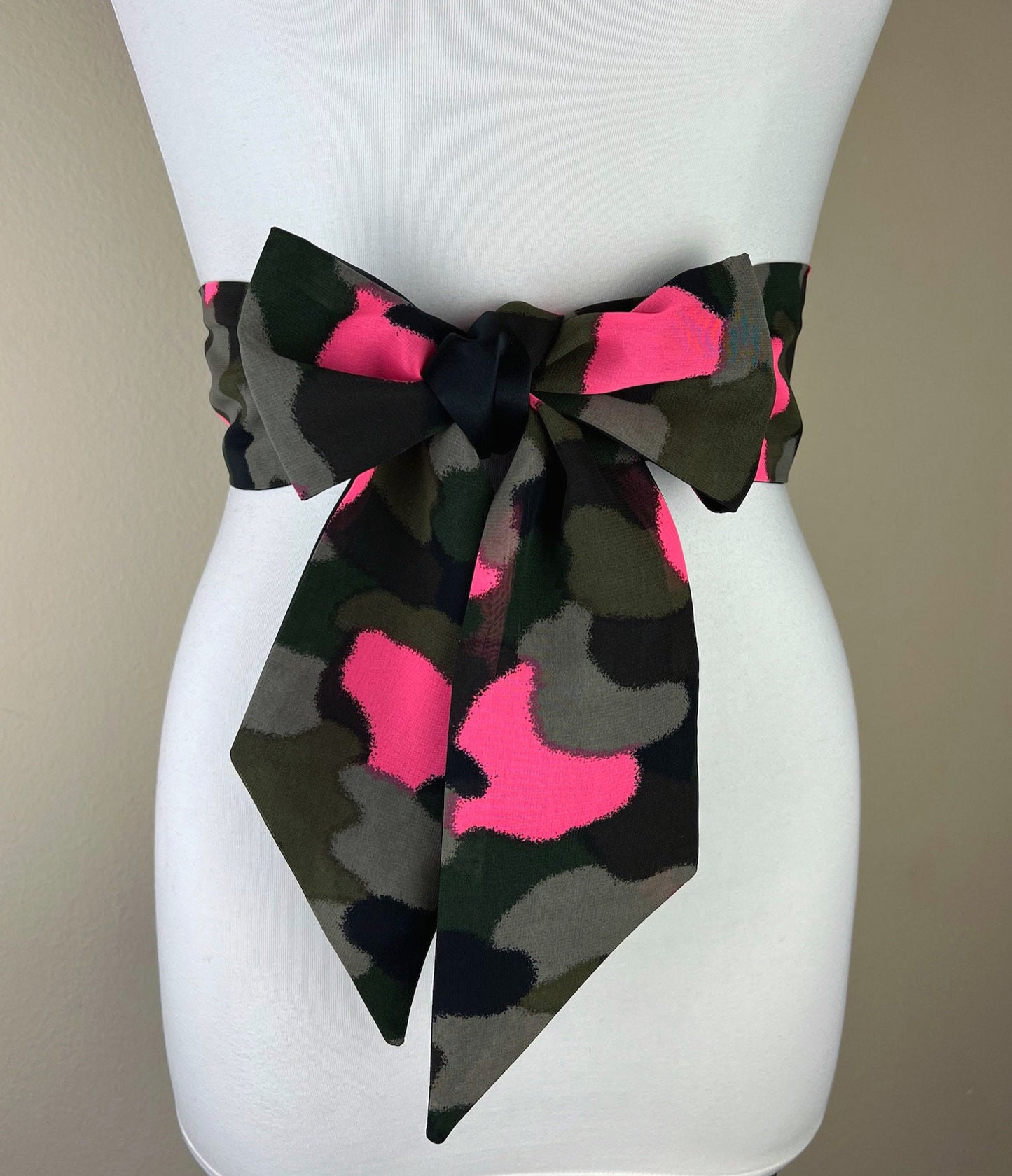 Modern Camo Sash Belt, Hot Pink Camo Sash, Pink Camo Accessories, Camo Girl, Camo Wedding, Camo Couture, Camo Outfit, Camo Core, Satin Swank