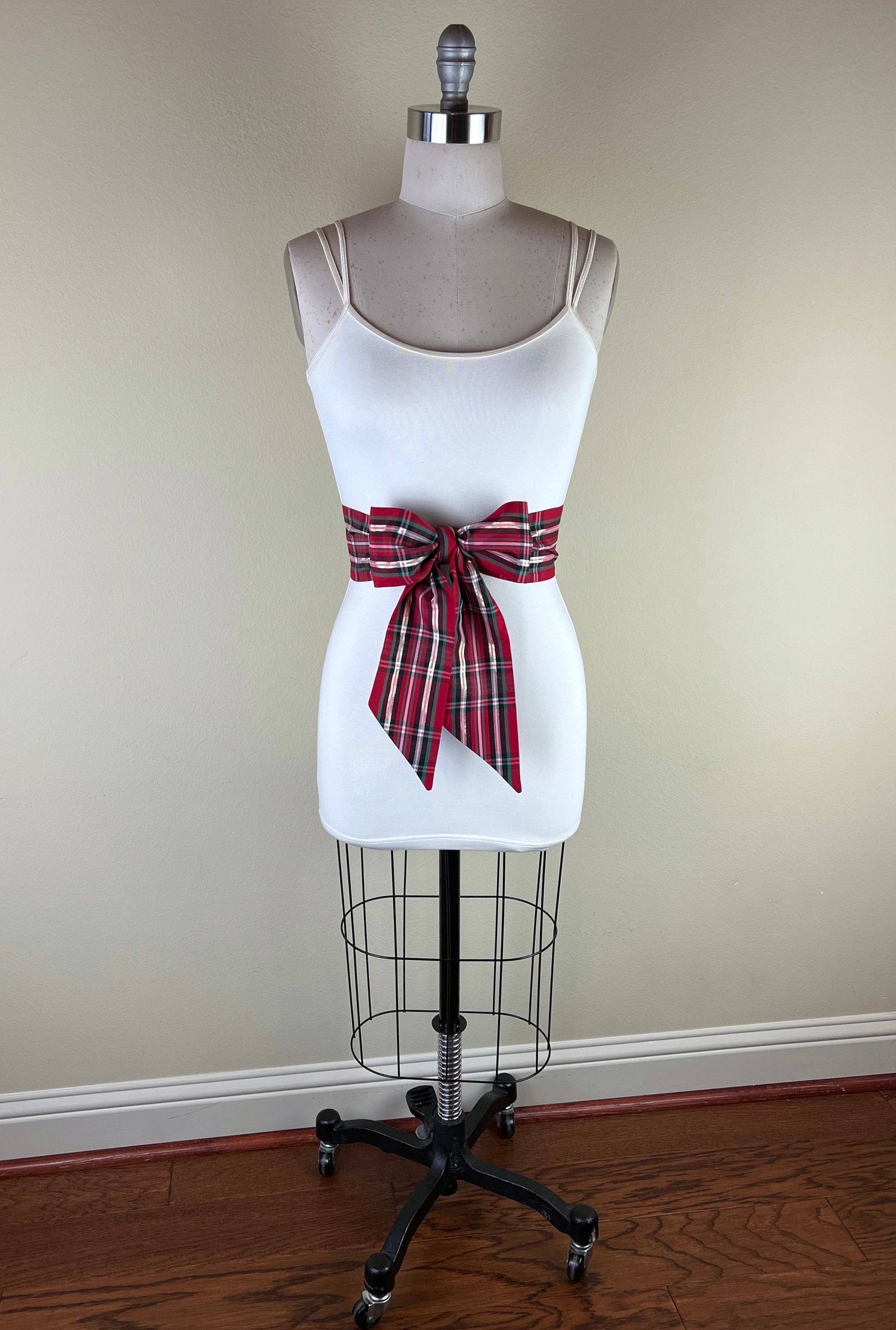 Christmas Plaid Taffeta Sash, Red, Green & Gold Tartan Sash, Christmas Tartan Sash, Christmas Dress Accessories, Christmas Sash, Satin Swank