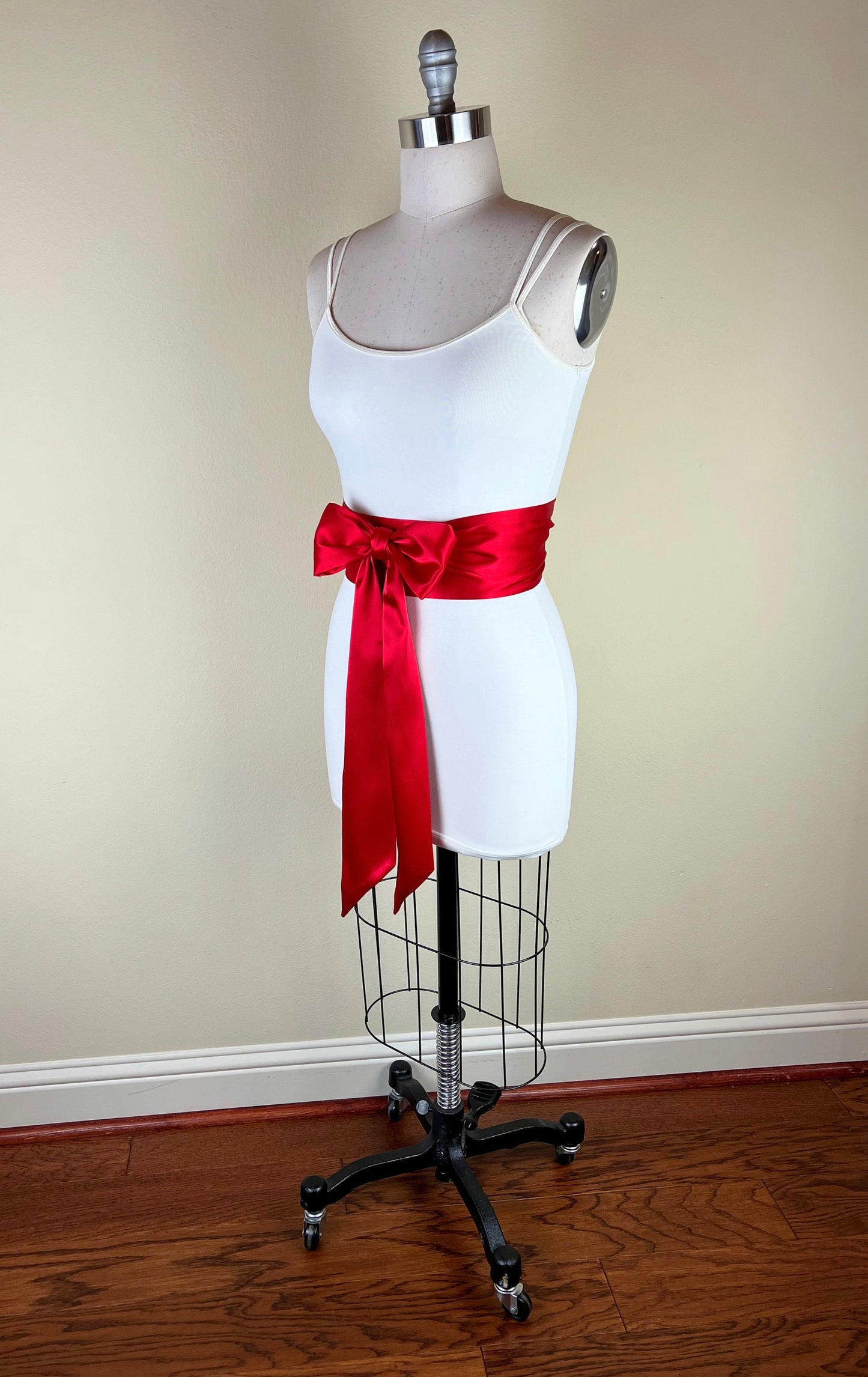 True Red Sash, Red Satin Sash, Holiday Sash, Christmas Sash Belt, Red Dress Sash Belt, Wrap Belt, Red Obi Belt, Christmas Wedding Sash