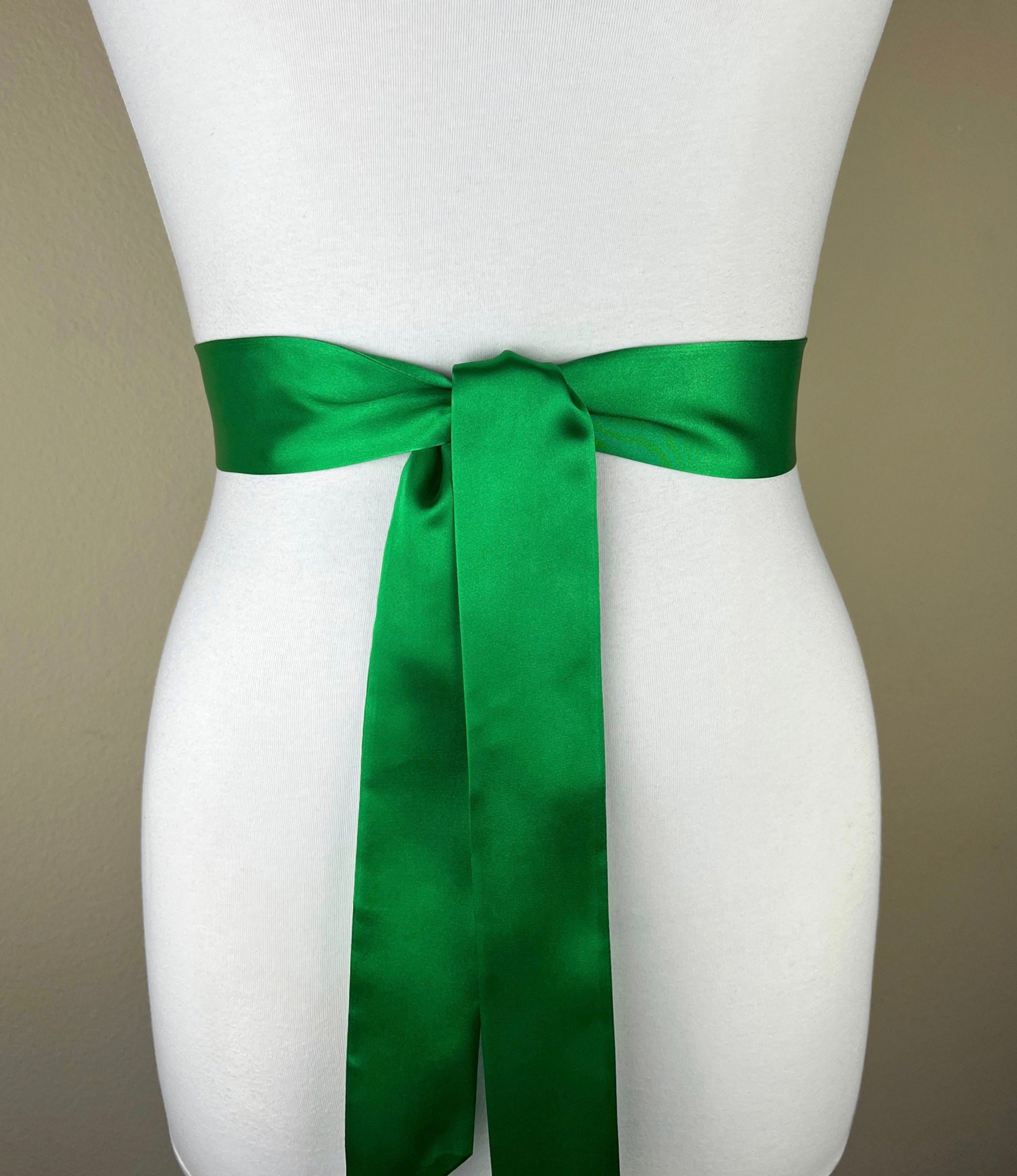 Narrow Kelly Green Sash, Bright Green Satin Sash, Kelly Green Wedding Dress Sash, Kelly Green Bridal Sash, Wedding Gown Sash, Satin Swank