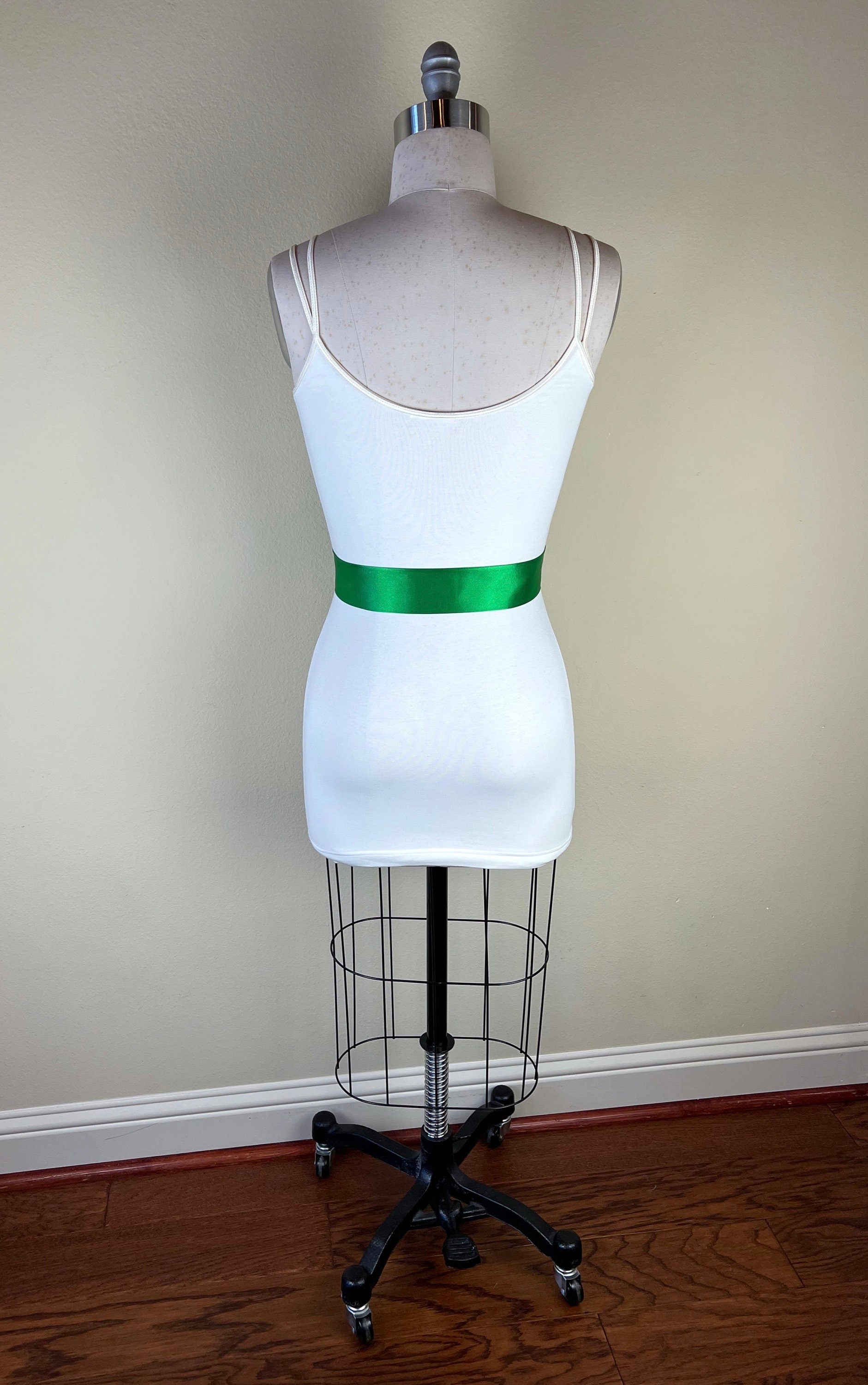 Narrow Kelly Green Sash, Bright Green Satin Sash, Kelly Green Wedding Dress Sash, Kelly Green Bridal Sash, Wedding Gown Sash, Satin Swank