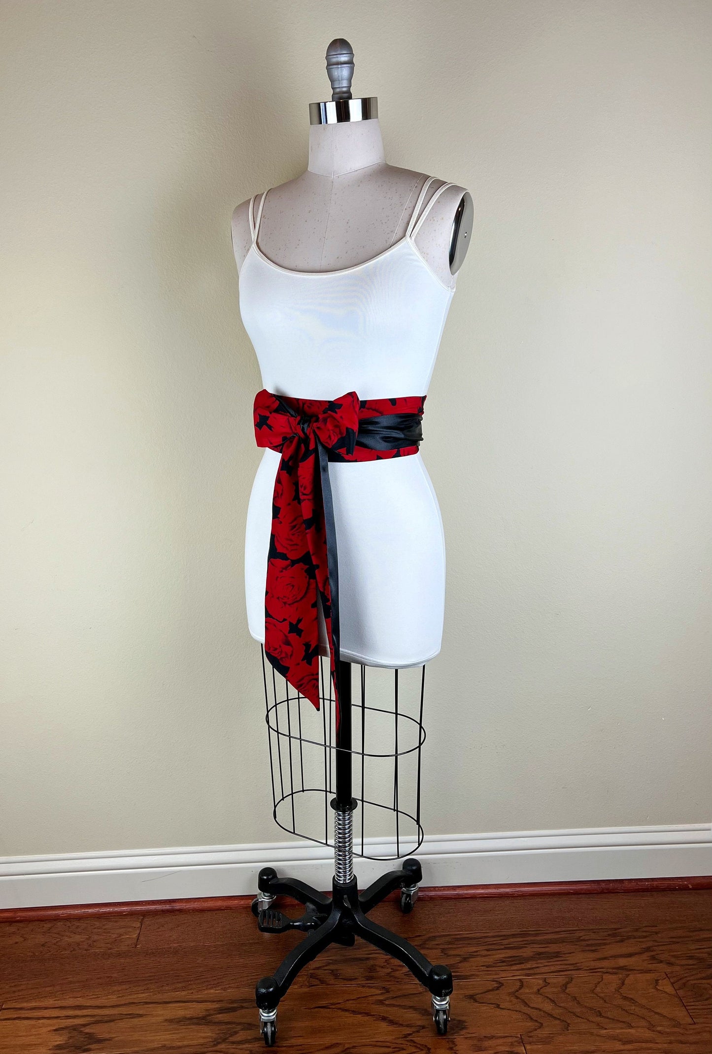 Red Rose Sash, Red & Black Sash Belt, Reverses to Solid Black Sash, Reversible Sash, Black and Red Sash, Red Rose Floral Sash, Satin Swank