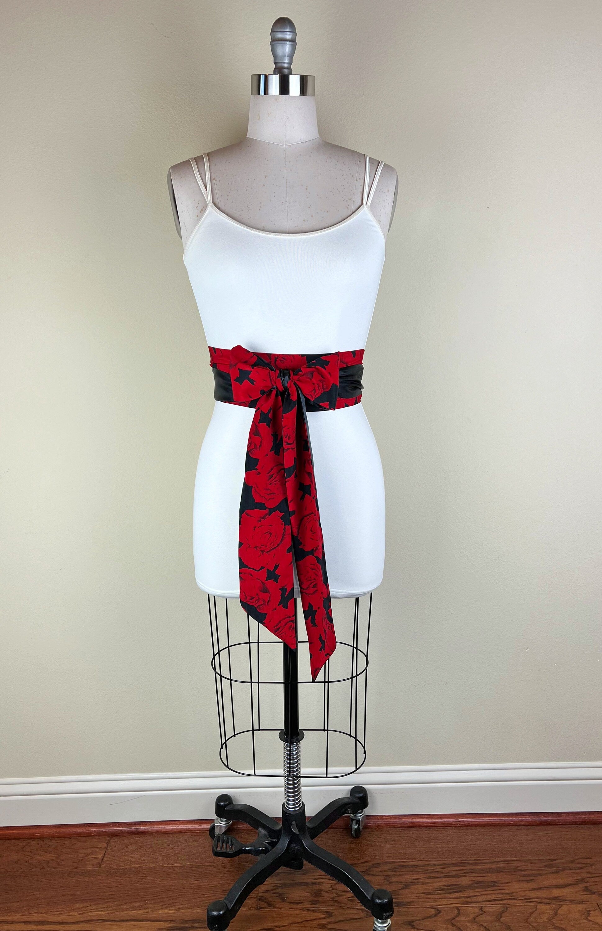 Red Rose Sash, Red & Black Sash Belt, Reverses to Solid Black Sash, Reversible Sash, Black and Red Sash, Red Rose Floral Sash, Satin Swank