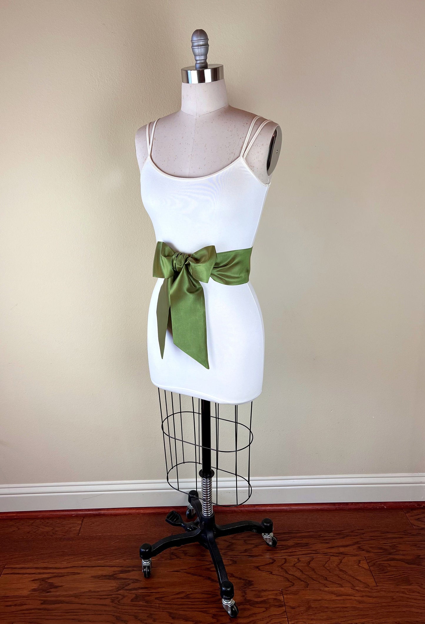 Crisp Taffeta Sash in Fern Green, Fern Green Taffeta Bow Belt, Formal Green Dress Sash, Taffeta Ball Gown Sash, Green Sash Belt, Satin Swank