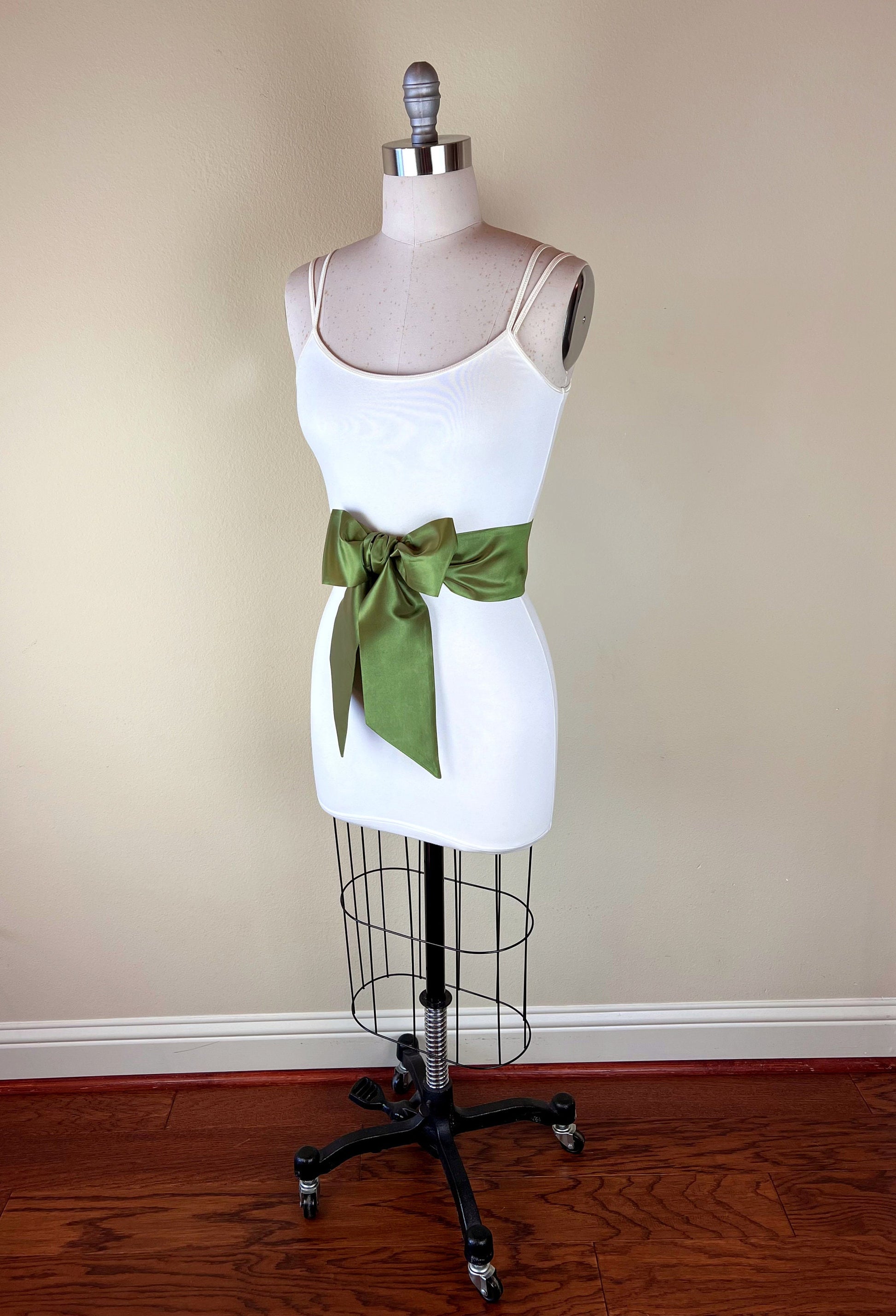 Crisp Taffeta Sash in Fern Green, Fern Green Taffeta Bow Belt, Formal Green Dress Sash, Taffeta Ball Gown Sash, Green Sash Belt, Satin Swank