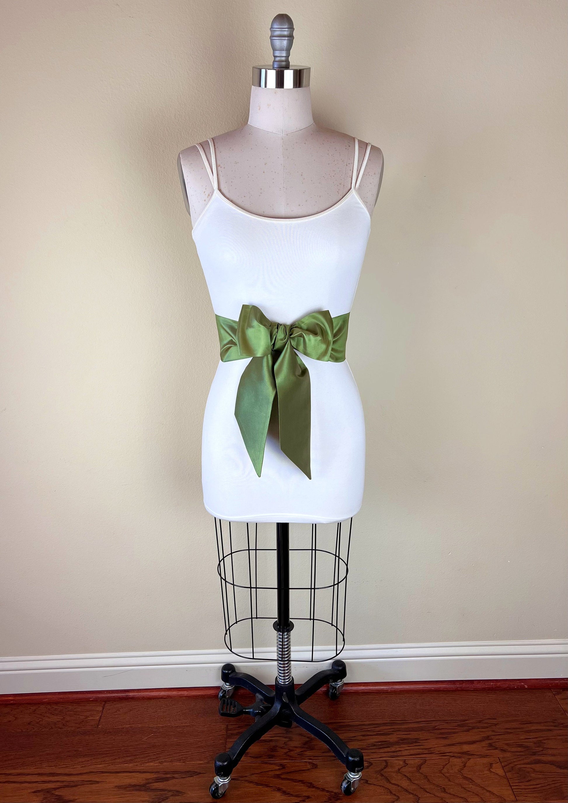 Crisp Taffeta Sash in Fern Green, Fern Green Taffeta Bow Belt, Formal Green Dress Sash, Taffeta Ball Gown Sash, Green Sash Belt, Satin Swank