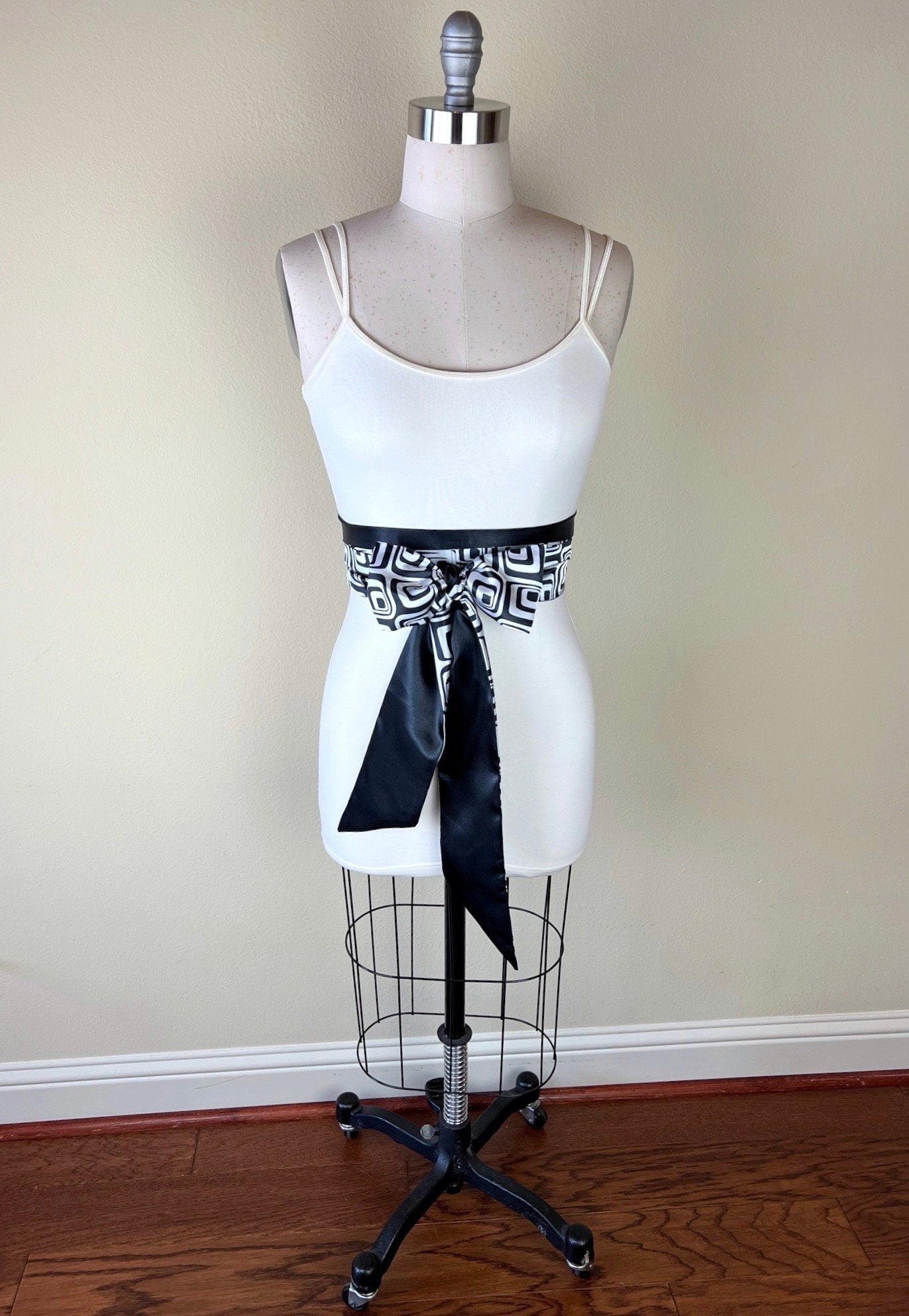 Black & White Geometric Print Sash Belt, Geo Print Sash, Retro Print Black White Sash Belt, Reversible Black Satin Sash Belt, Satin Swank