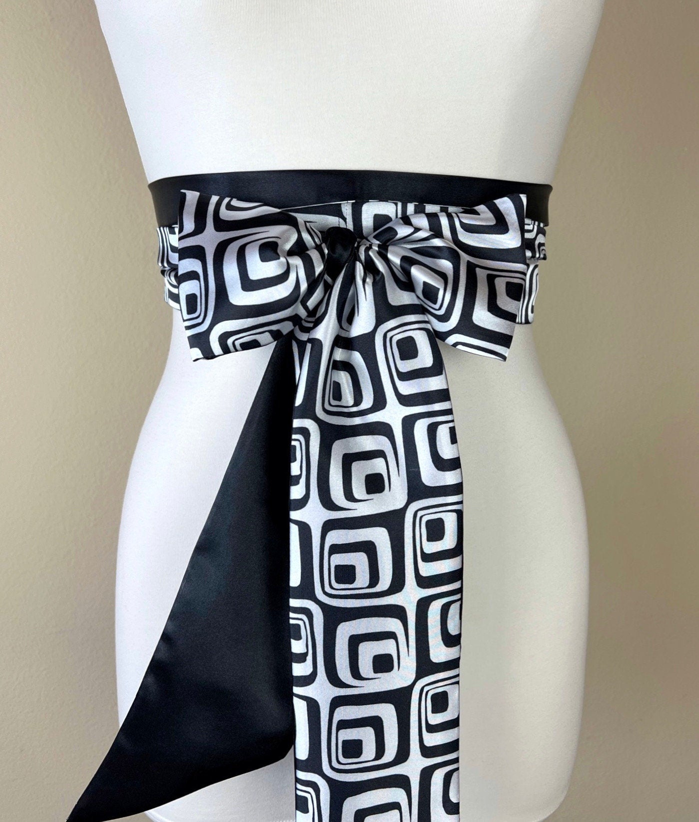 Black & White Geometric Print Sash Belt, Geo Print Sash, Retro Print Black White Sash Belt, Reversible Black Satin Sash Belt, Satin Swank