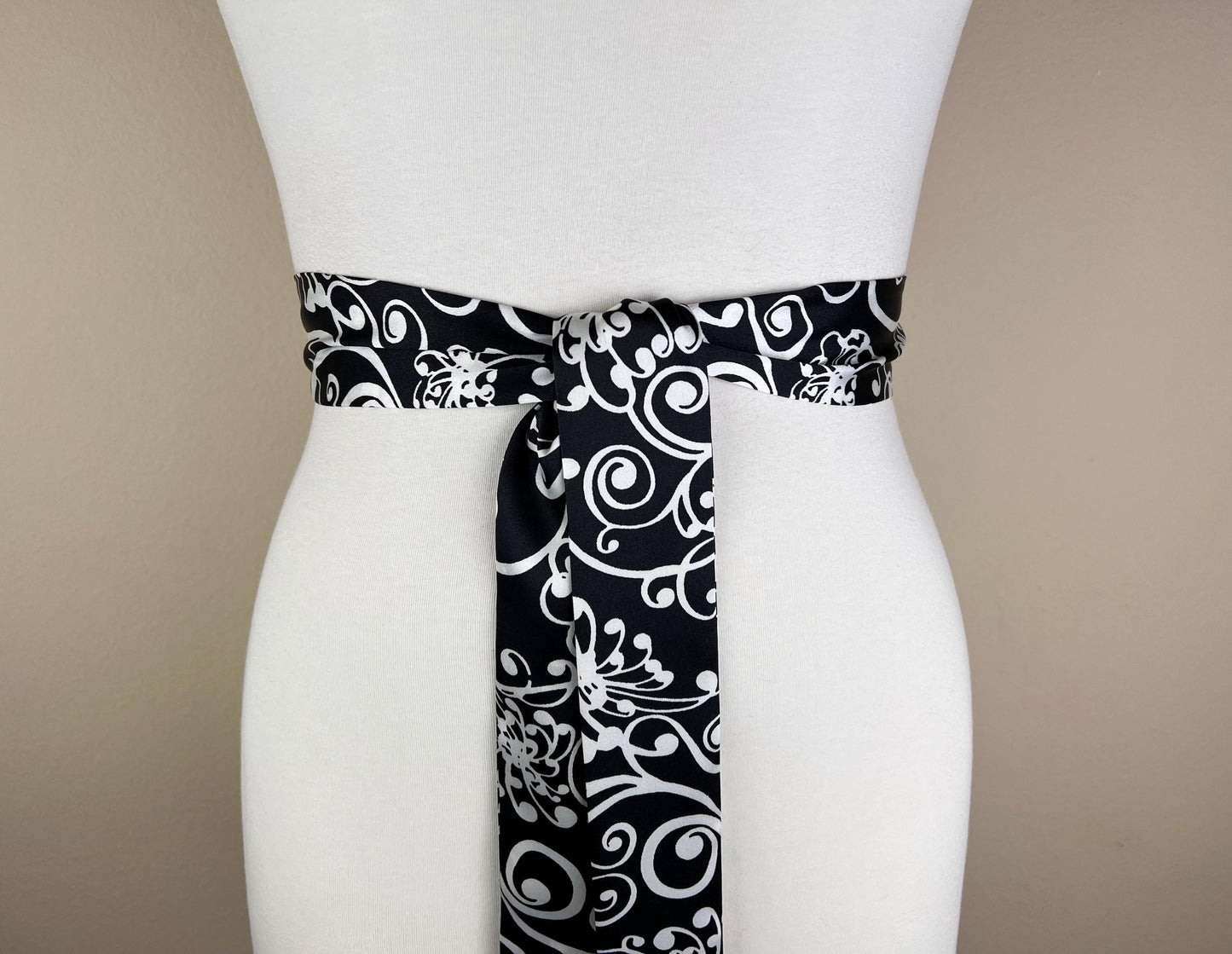 Narrow Black & White Sash Belt, Printed White and Black Satin Sash, Black White Satin Sash, Satin Sash Belt, Black Dress Sash, Satin Swank