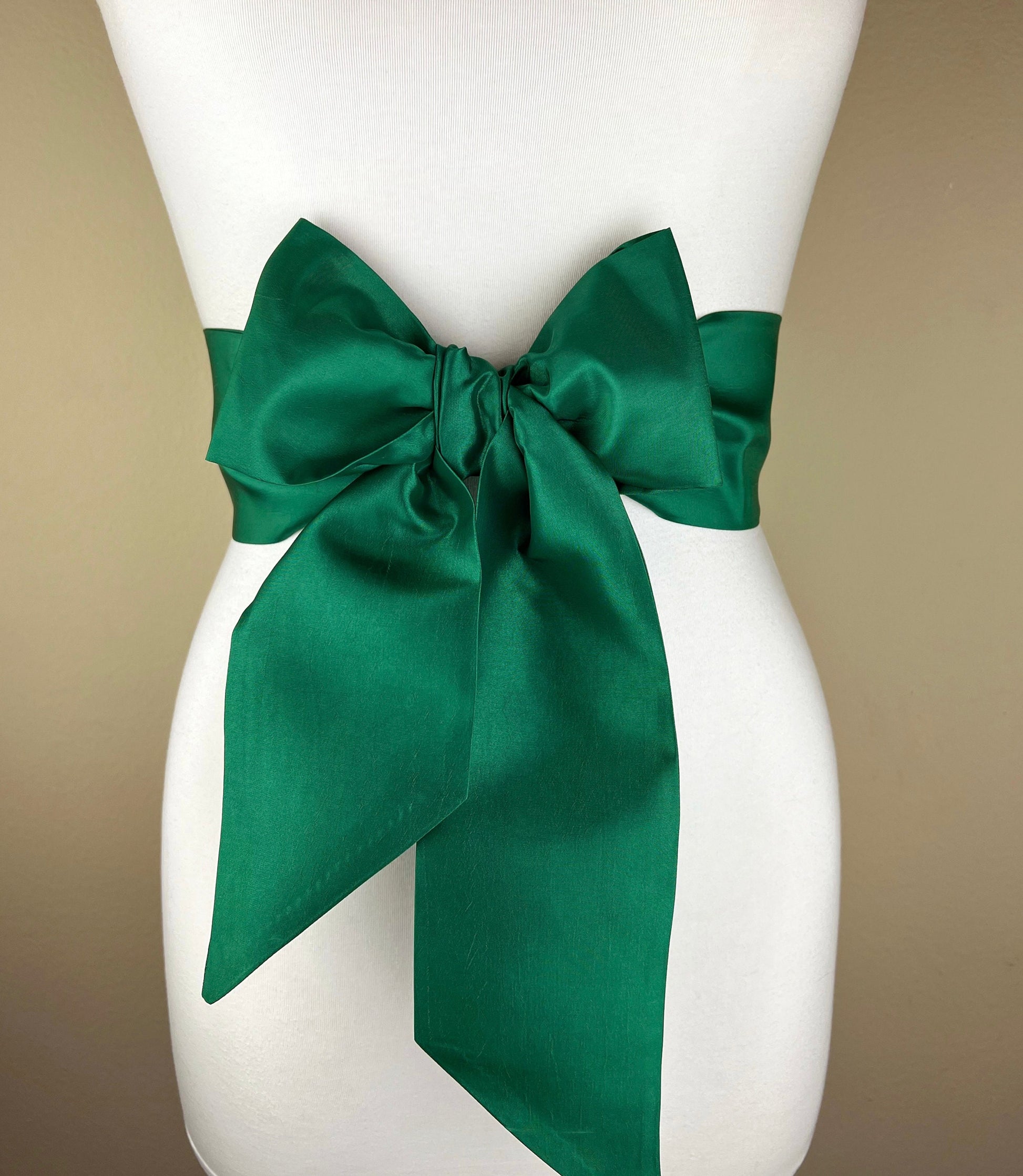 Crisp Taffeta Sash in Shamrock Green, Green Taffeta Bow Belt, Medium Green Dress Sash, Taffeta Dress Sash, Irish Green Sash, Satin Swank