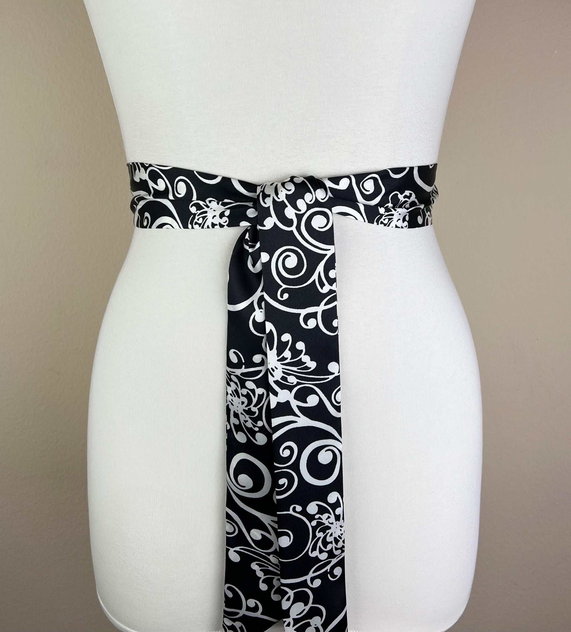 Narrow Black & White Sash Belt, Printed White and Black Satin Sash, Black White Satin Sash, Satin Sash Belt, Black Dress Sash, Satin Swank
