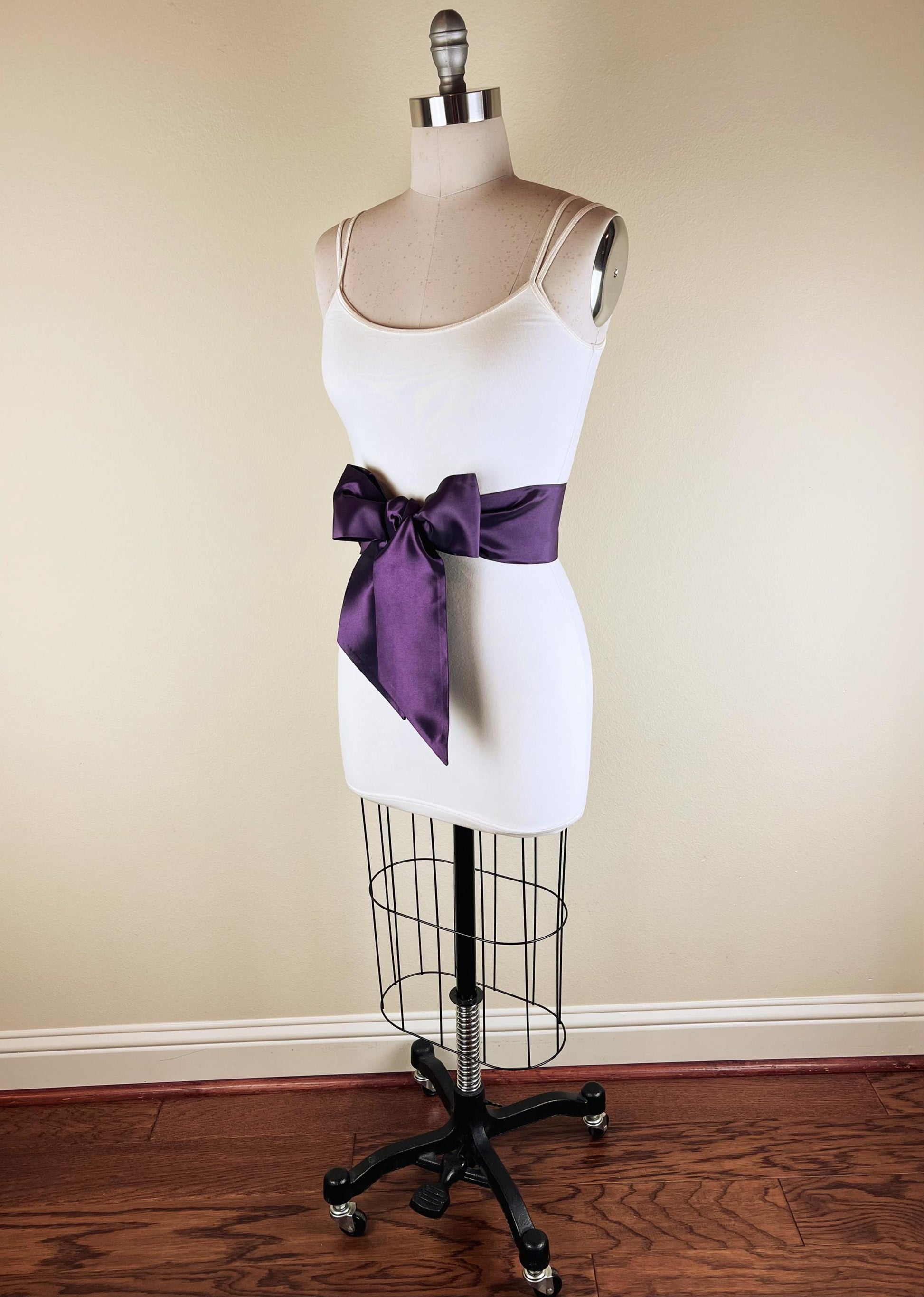 Crisp Taffeta Sash in Deep Plum, Dark Plum Taffeta Bow Belt, Plum Taffeta Dress Sash, Taffeta Ball Gown Sash, Plum Sash Belt, Satin Swank