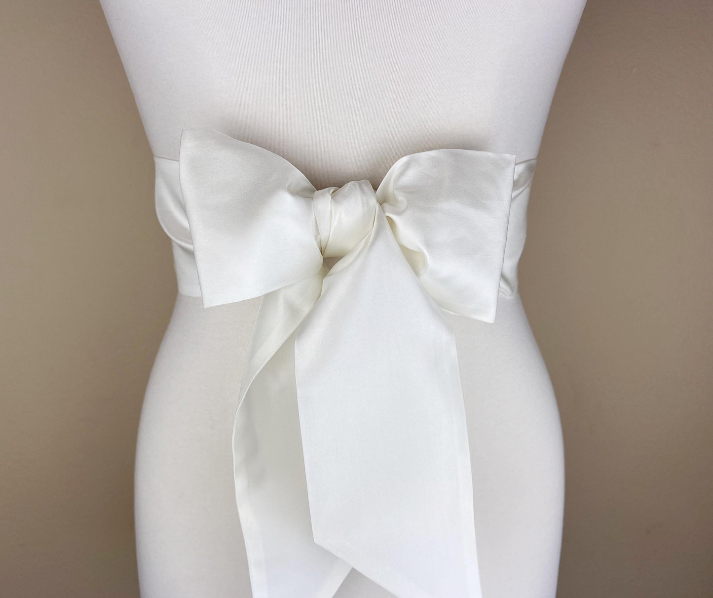 Crisp Taffeta Sash in Off White, Off White Taffeta Bow Belt, Off White Dress Sash, Taffeta Ball Gown Sash, Off White Sash Belt, Satin Swank