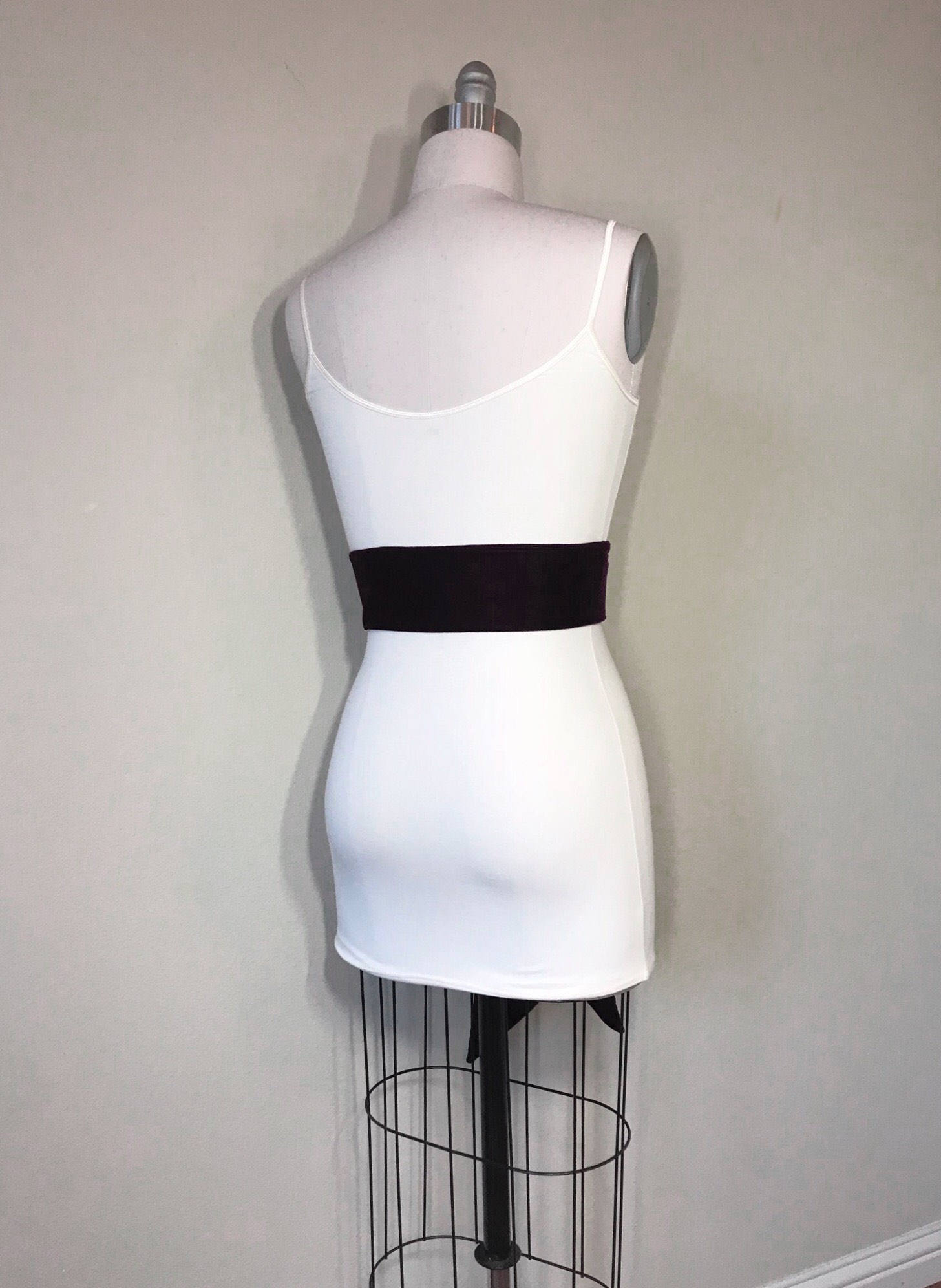 Plum Velvet Sash, Velvet Plum Sash, Plum Sash Belt in Velvet, Plum Wedding Dress Sash, Victorian Dress Sash, Velvet Plum Belt, Satin Swank