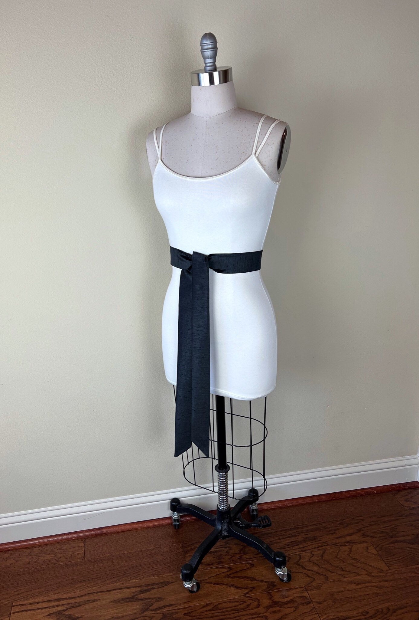Narrow Textured Black Sash Belt, Black Dupioni Sash, Black Dress Sash, Dupioni Fabric Belt, Black Wedding Sash, Cocktail Dress, Satin Swank
