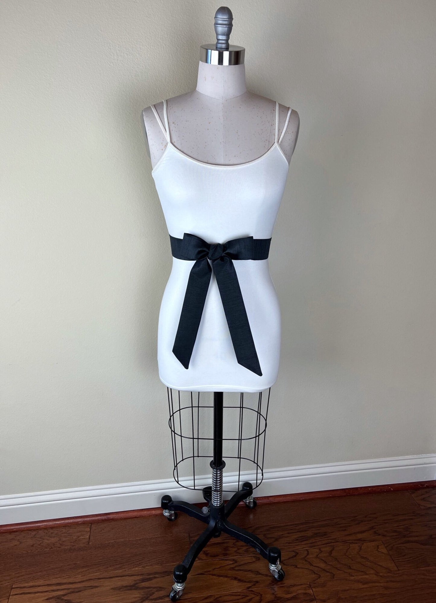 Narrow Textured Black Sash Belt, Black Dupioni Sash, Black Dress Sash, Dupioni Fabric Belt, Black Wedding Sash, Cocktail Dress, Satin Swank