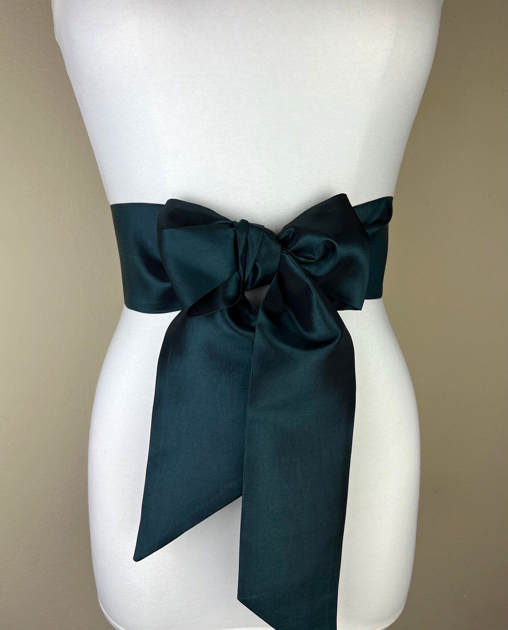 Crisp Taffeta Sash in Black Forest Green Taffeta Bow Belt, Darkest Green Sash Belt, Obsidian Green Sash, Deep Hunter Green Sash, Satin Swank