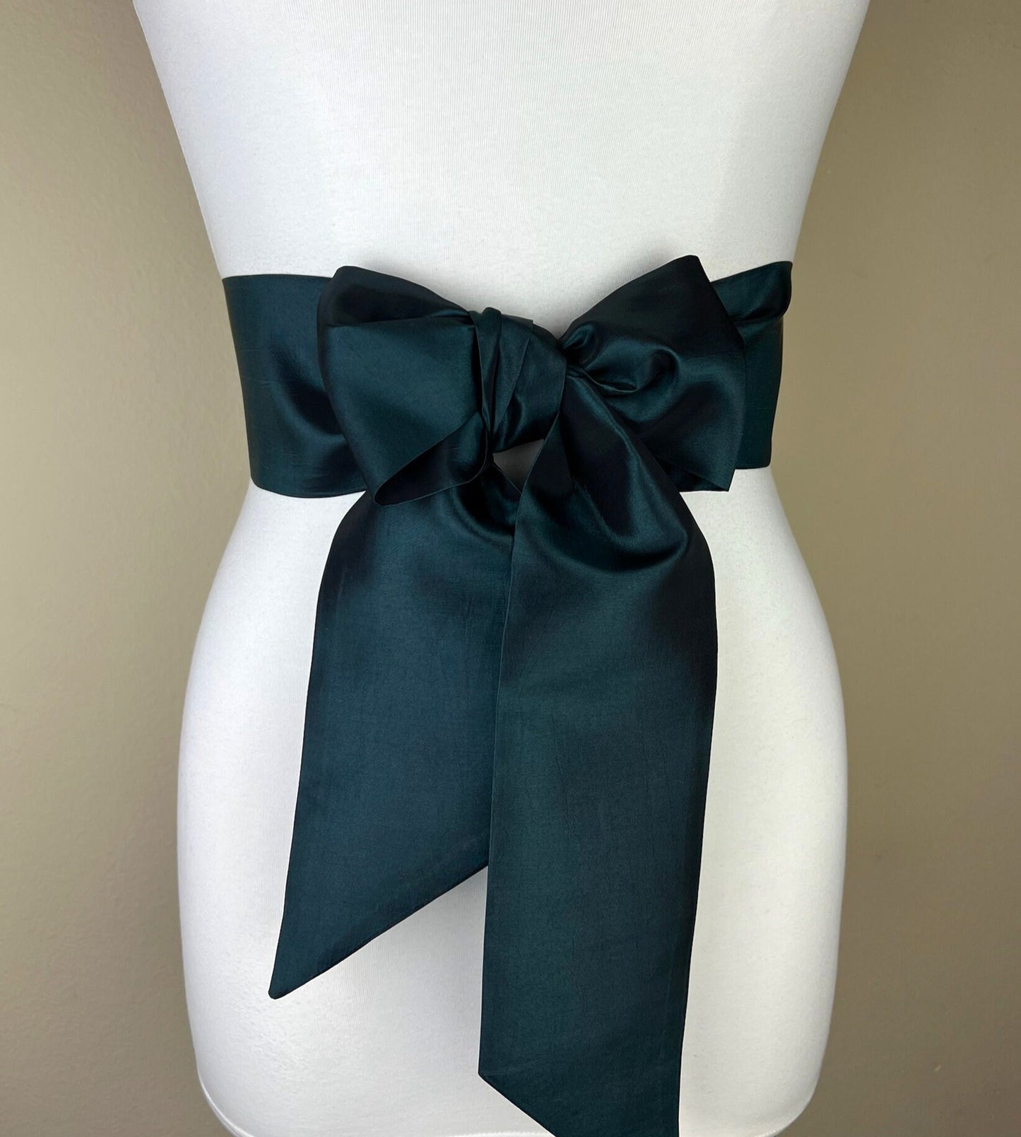 Crisp Taffeta Sash in Black Forest Green Taffeta Bow Belt, Darkest Green Sash Belt, Obsidian Green Sash, Deep Hunter Green Sash, Satin Swank