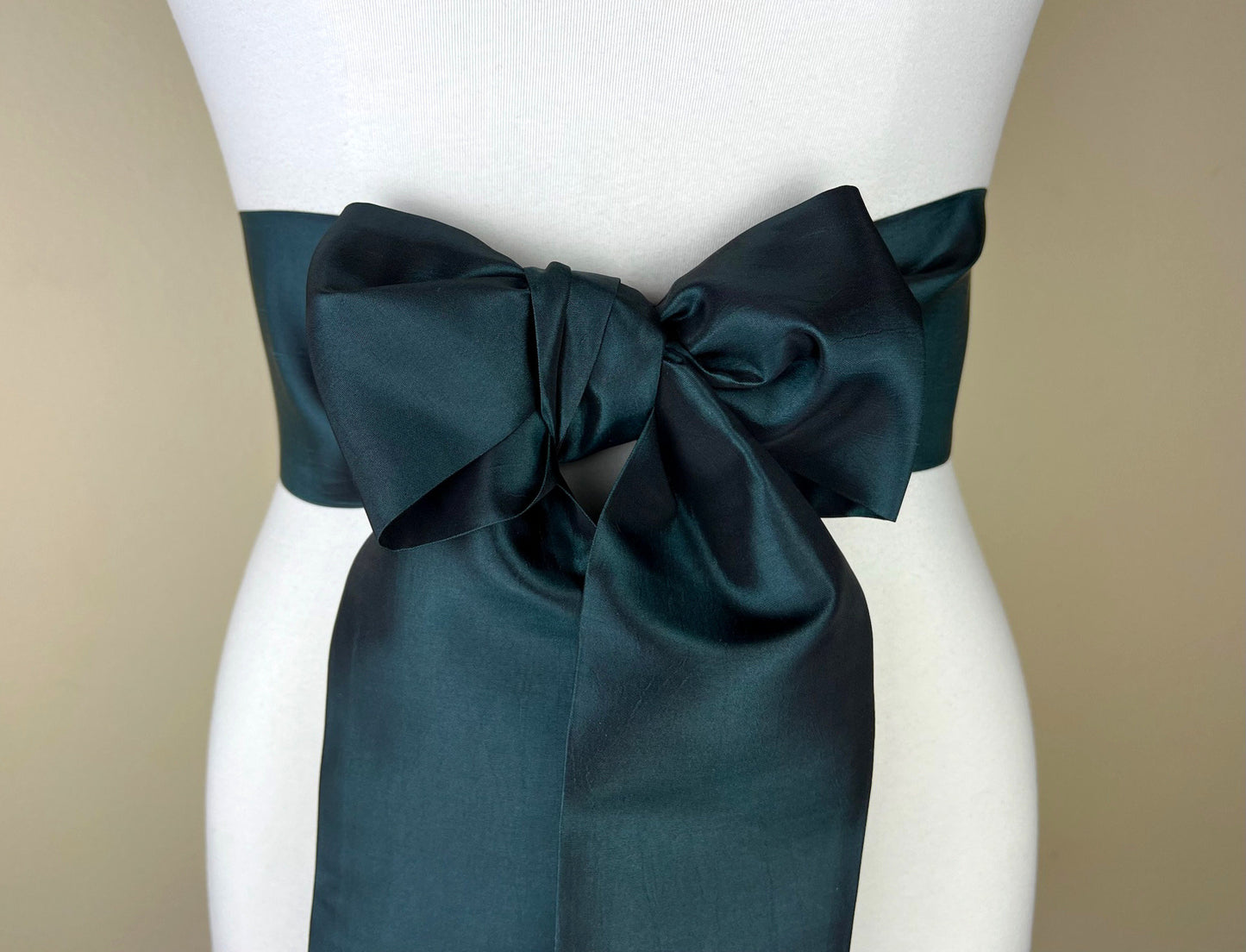 Crisp Taffeta Sash in Black Forest Green Taffeta Bow Belt, Darkest Green Sash Belt, Obsidian Green Sash, Deep Hunter Green Sash, Satin Swank