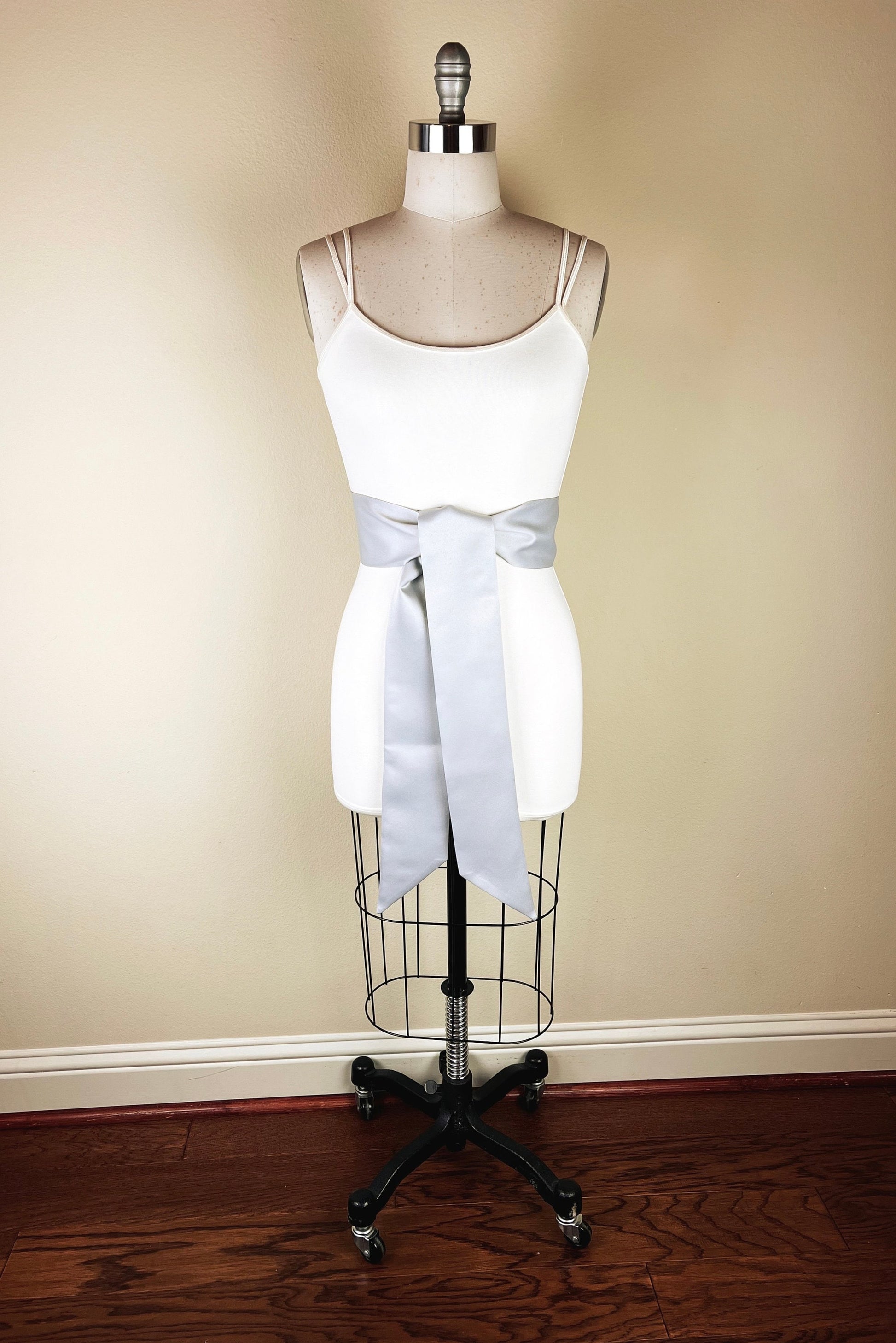 Wide Gray Sash in Matte Satin, Pale Gray Sash Belt, Gray Matte Satin Sash, Fabric Belt, Dress Sash, Wide Sash Belt, Waist Tie, Satin Swank