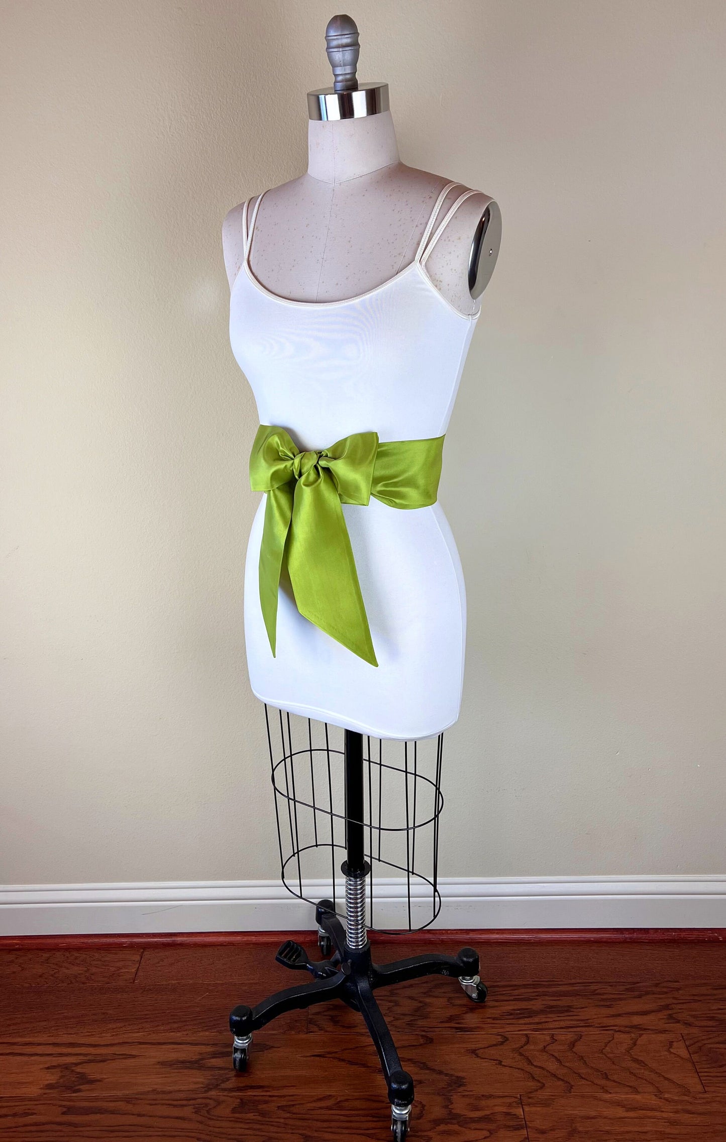 Crisp Taffeta Sash in Bright Moss Green, Green Taffeta Bow Belt, Moss Green Dress Sash, Taffeta Ball Gown Sash, Green Sash Belt, Satin Swank