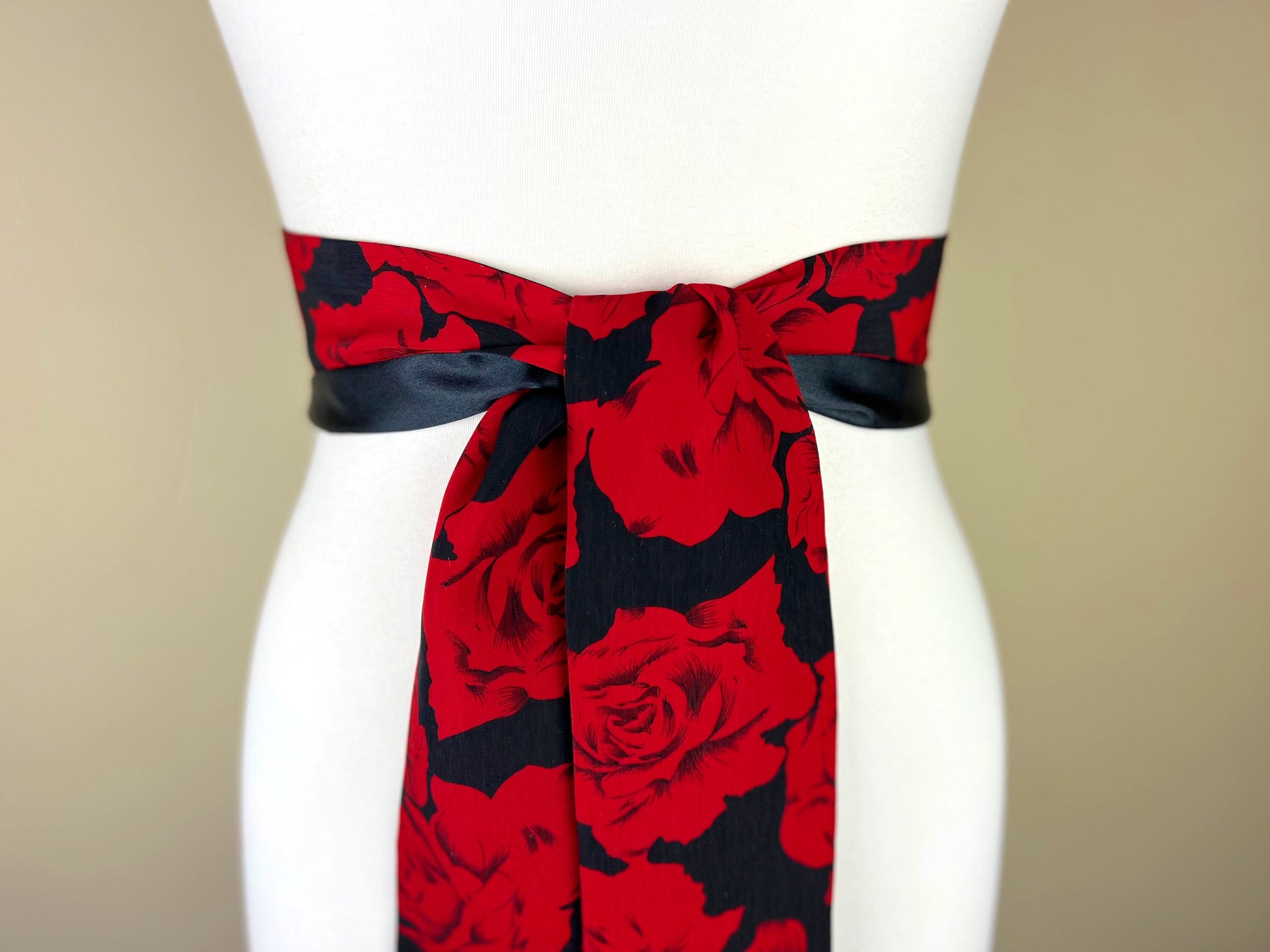 Wide Red Rose Sash Belt Reverses to Solid Black Sash, Black & Red Sash, Red and Black Floral Sash, Red Floral, Red Rose Belt, Satin Swank