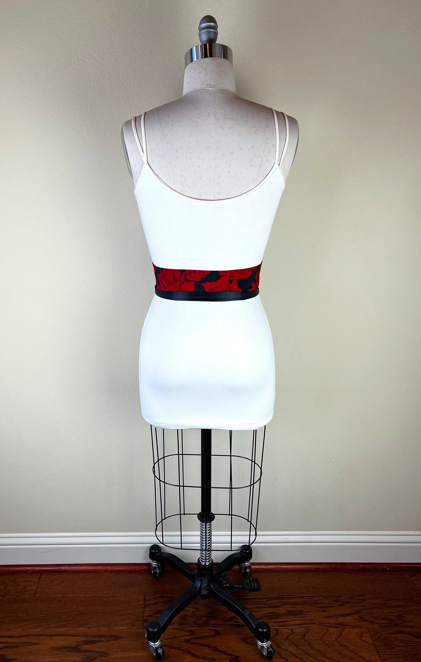 Wide Red Rose Sash Belt Reverses to Solid Black Sash, Black & Red Sash, Red and Black Floral Sash, Red Floral, Red Rose Belt, Satin Swank