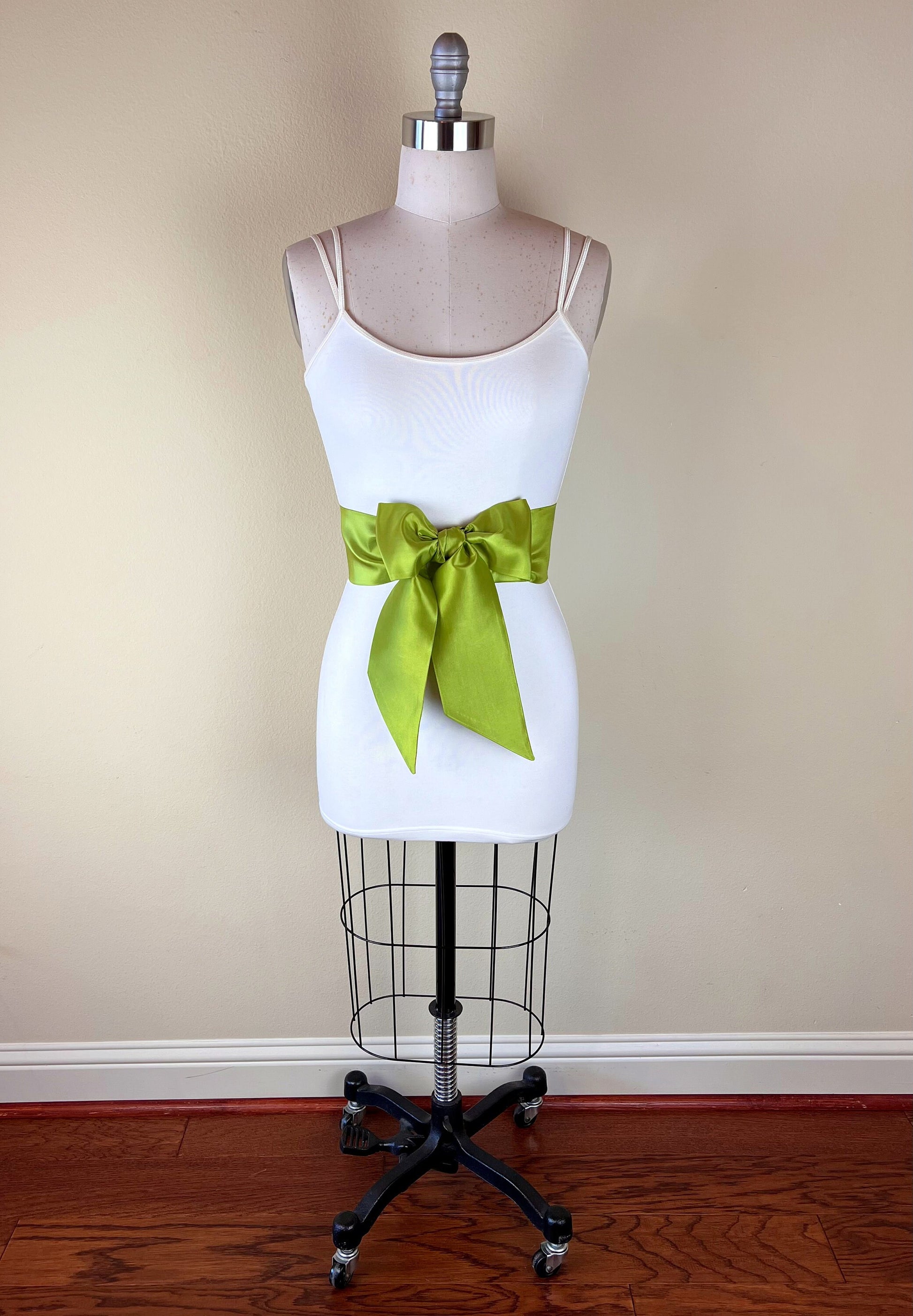 Crisp Taffeta Sash in Bright Moss Green, Green Taffeta Bow Belt, Moss Green Dress Sash, Taffeta Ball Gown Sash, Green Sash Belt, Satin Swank