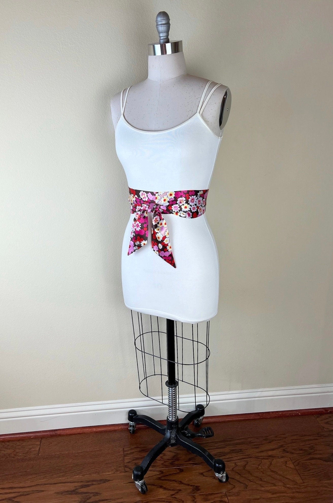 1960s Mod Print Sash Belt, Retro Accessories, 60s Style Print Sash, Vintage Floral Print Accessories, Pink Floral Print Sash, Satin Swank